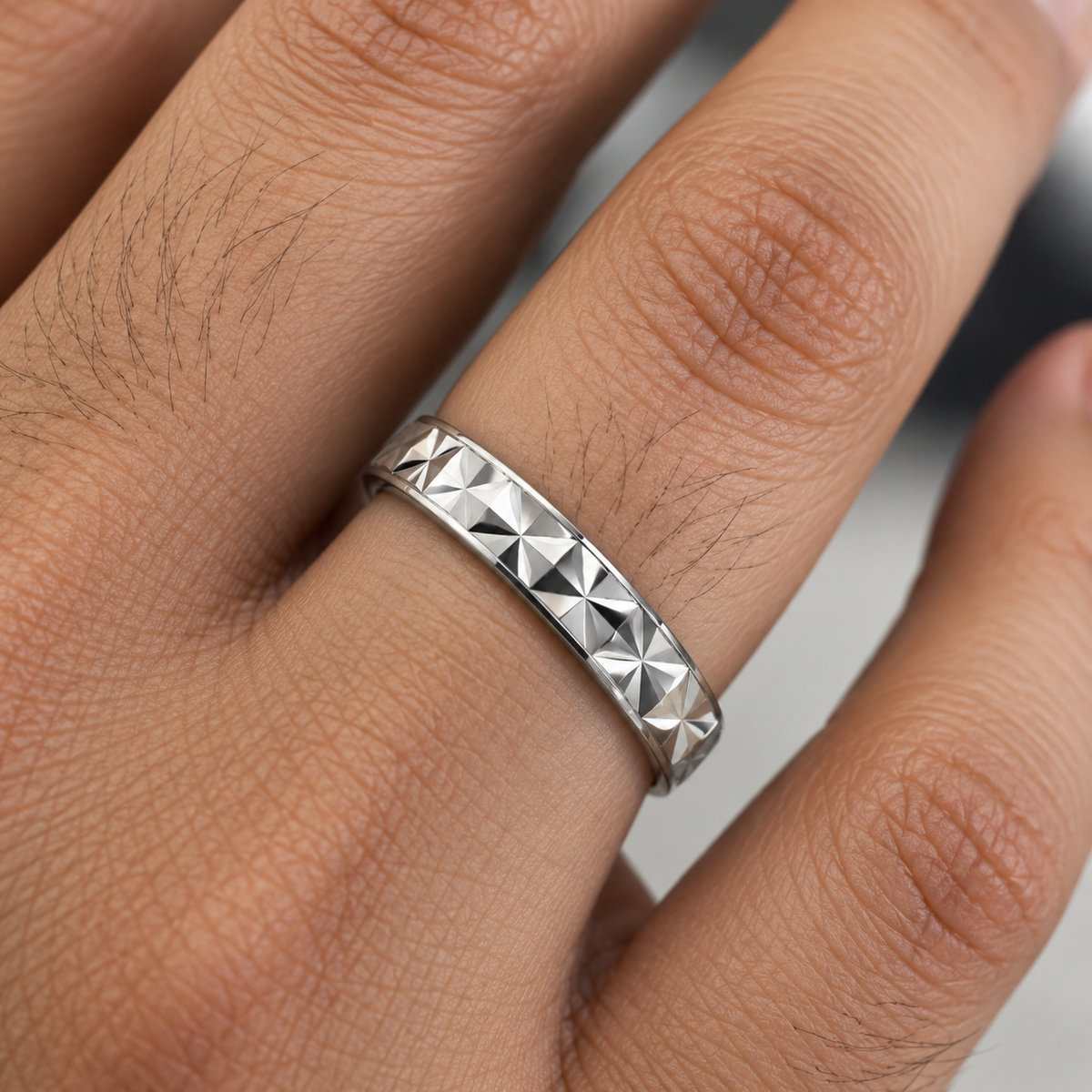 Geometric Faceted Band