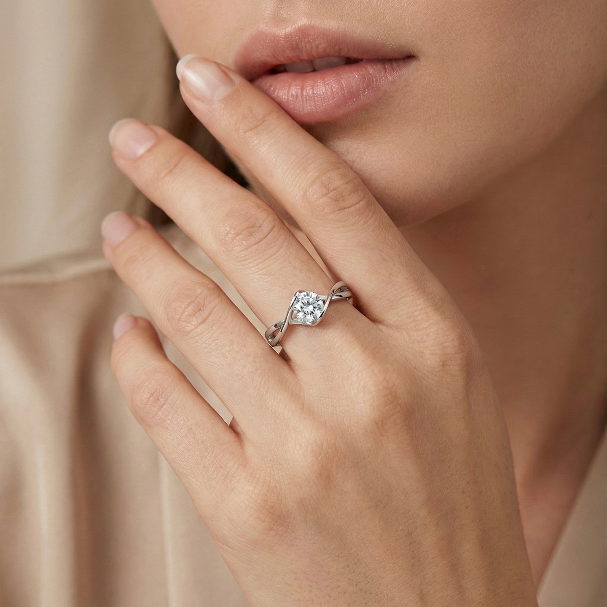 Adjustable Twisted Solitaire Ring