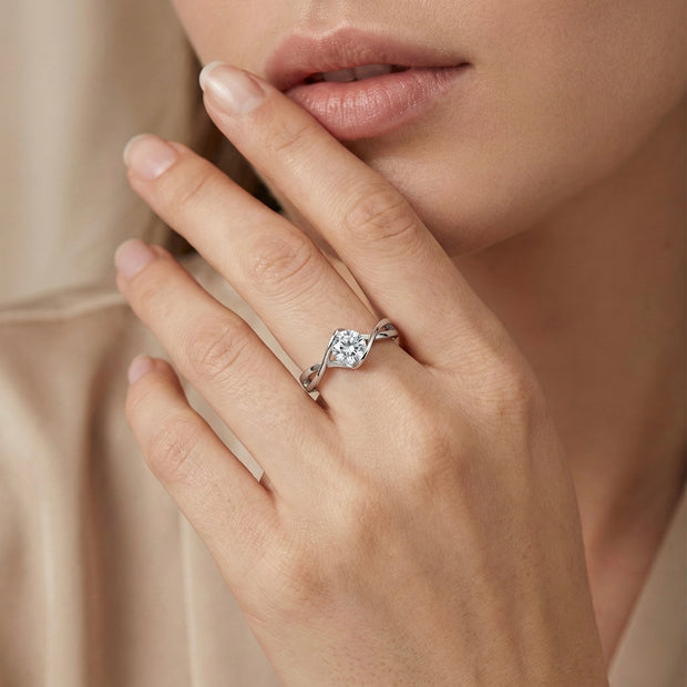 Adjustable Twisted Solitaire Ring