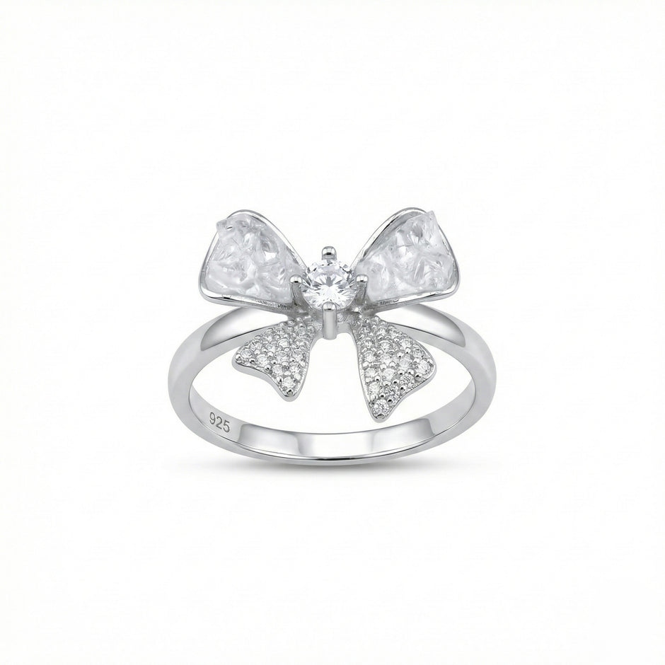 Elegant Bow Design Solitaire Ring