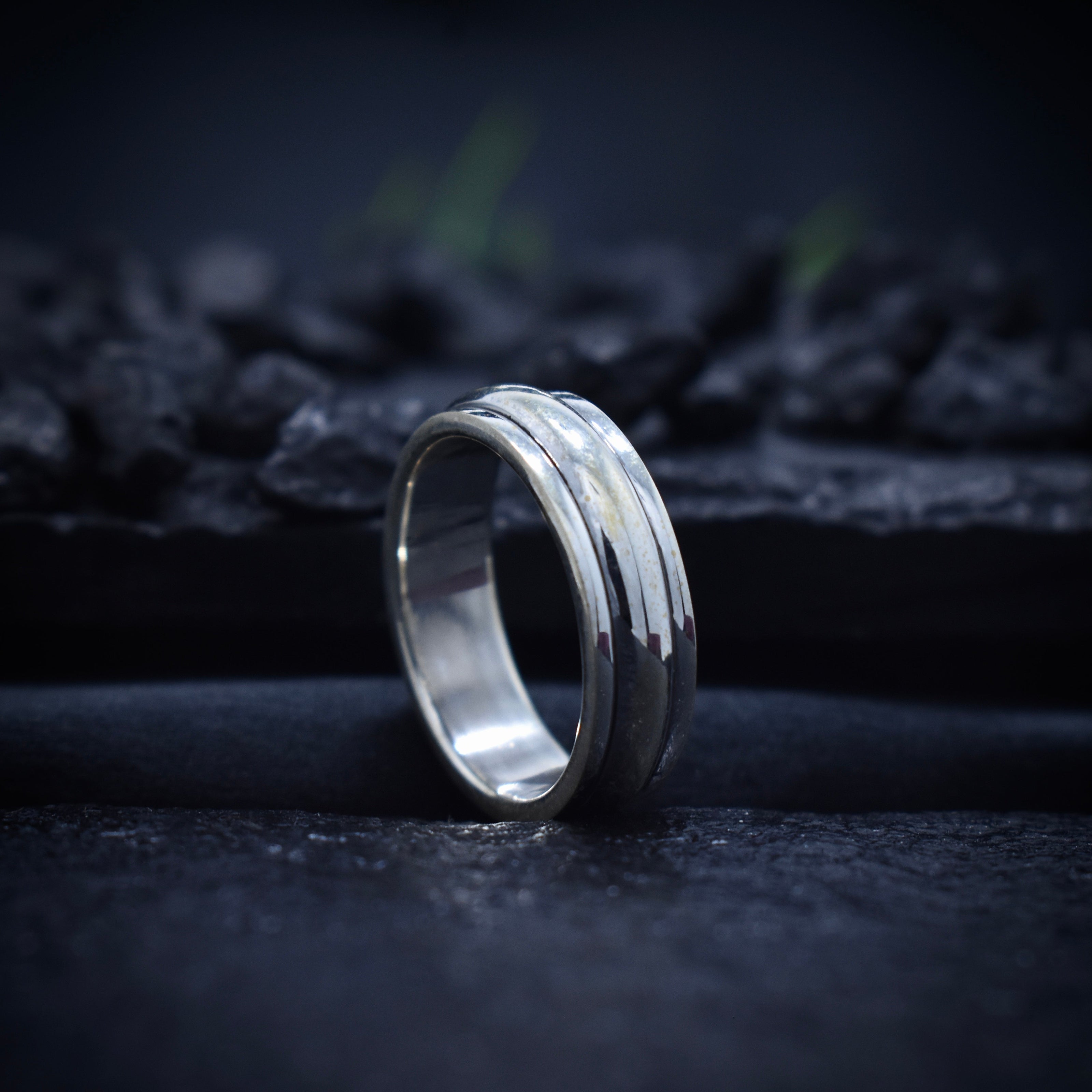 Antique Silver Sleek Grooved Band