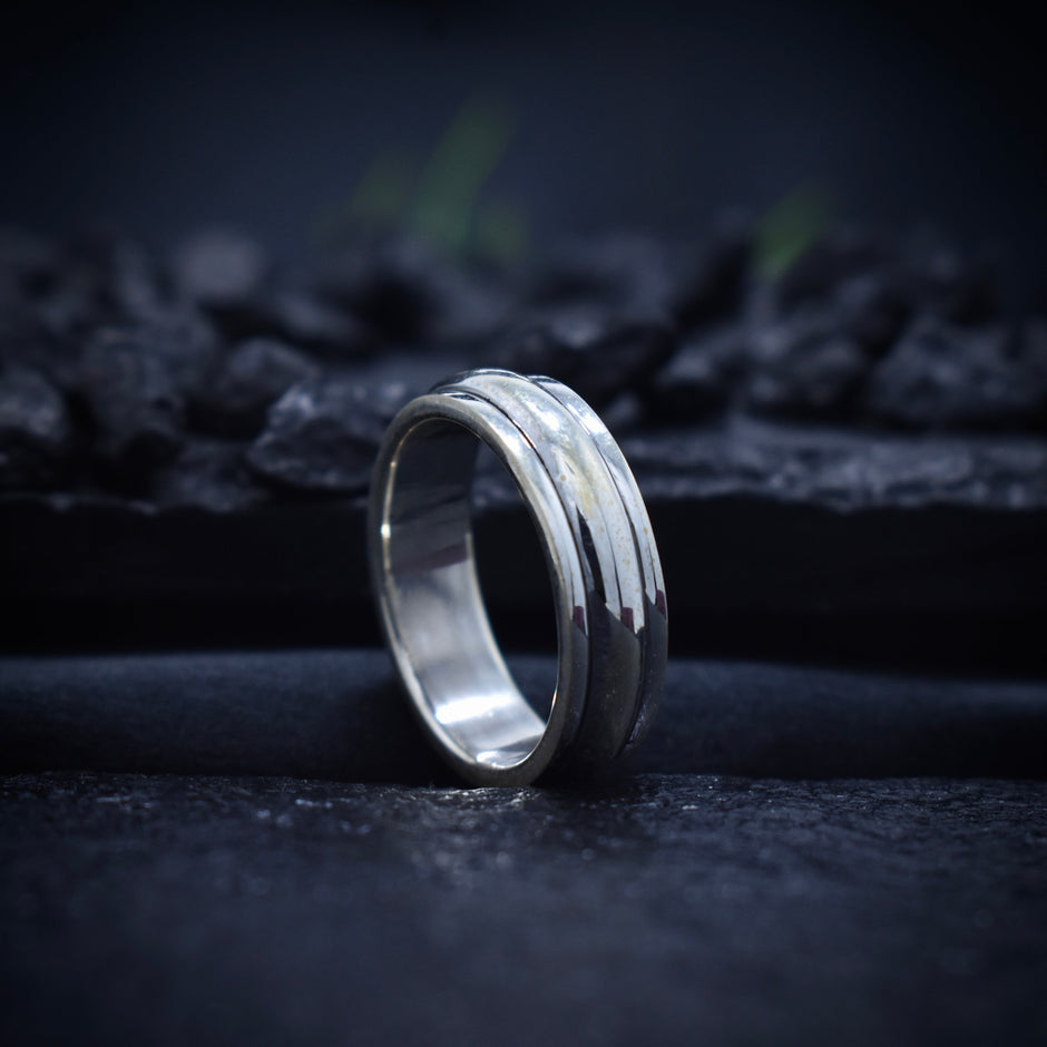 Antique Silver Sleek Grooved Band