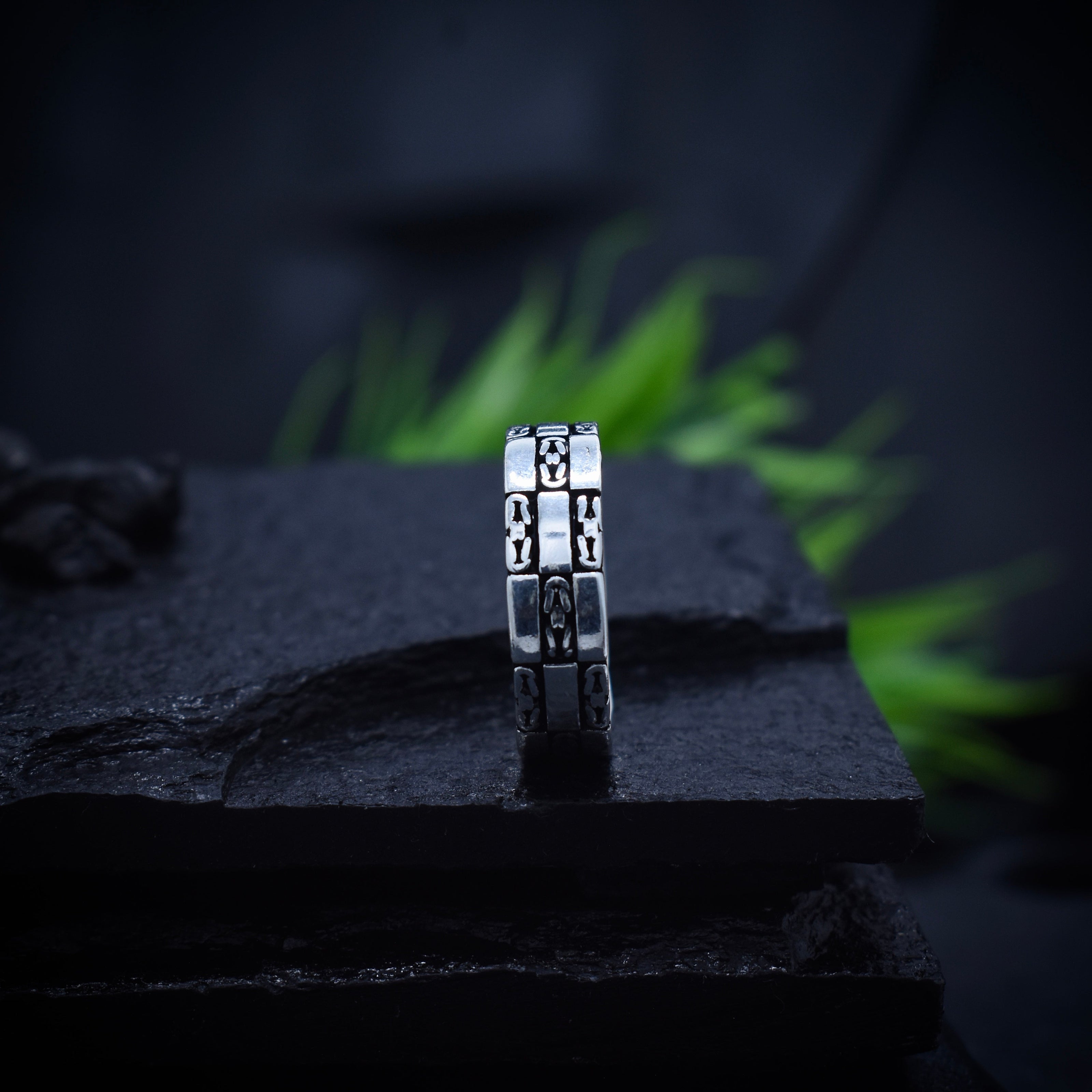 Antique Silver Chain Block Band