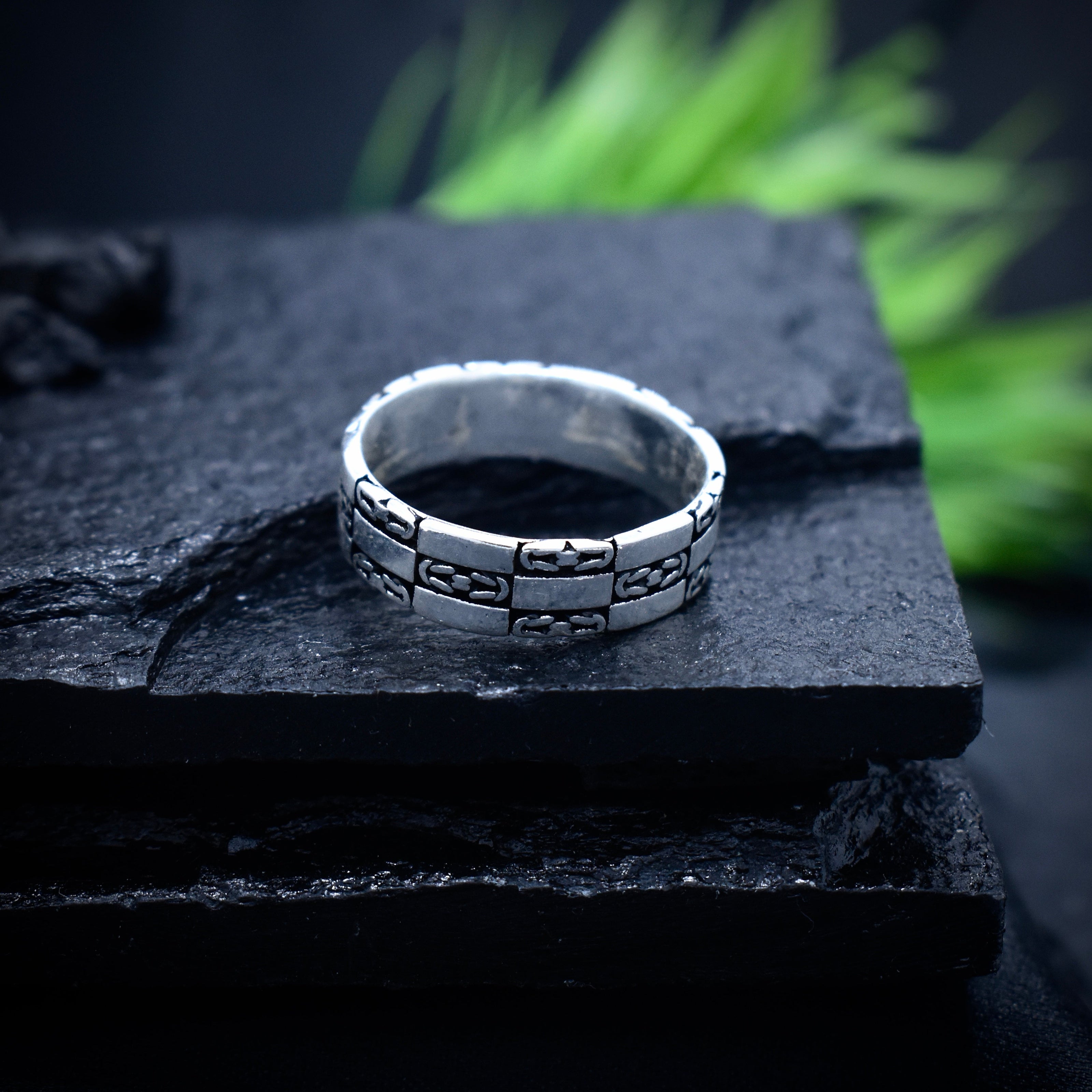 Antique Silver Chain Block Band