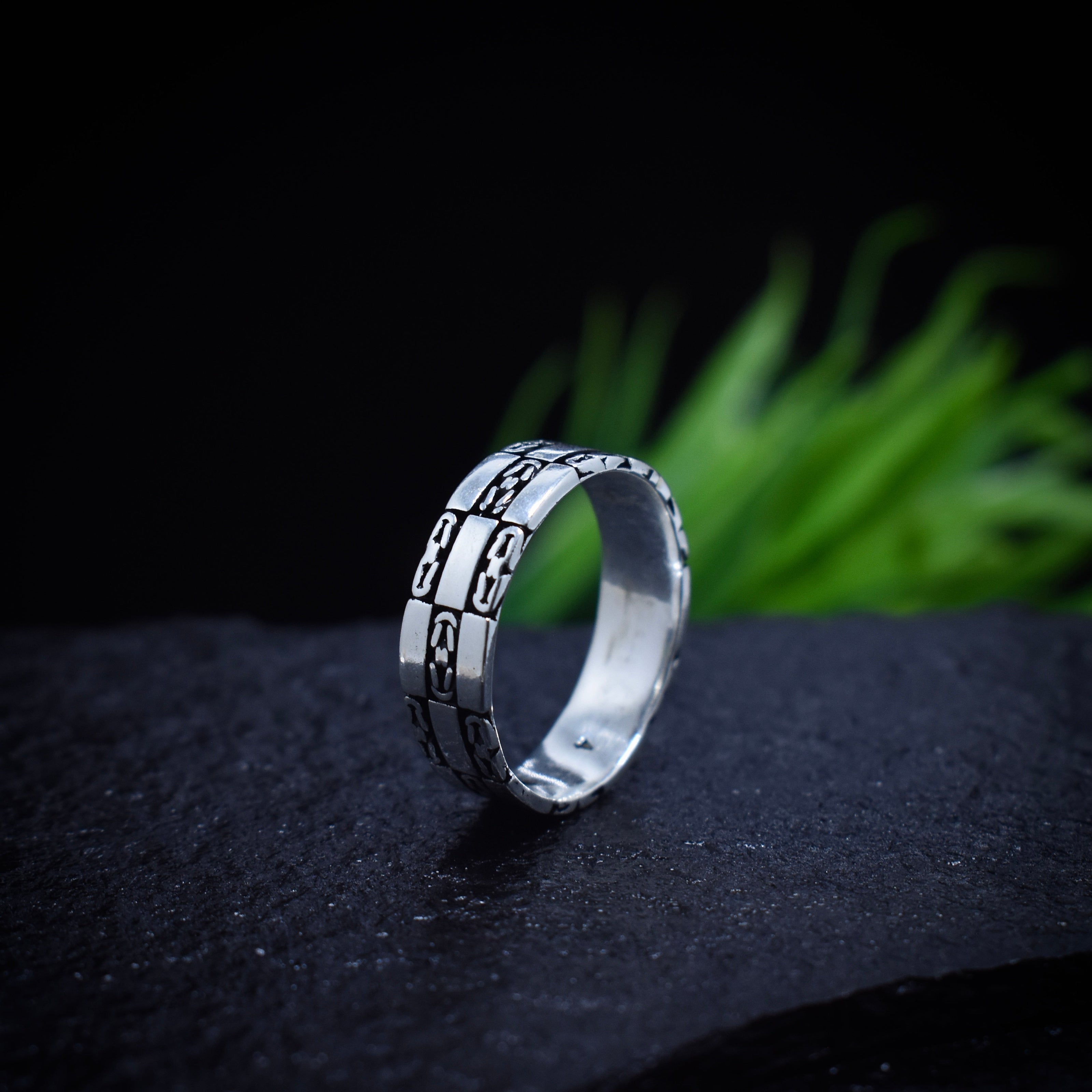 Antique Silver Chain Block Band