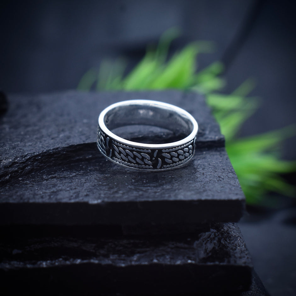 Antique Silver Scale Print Band