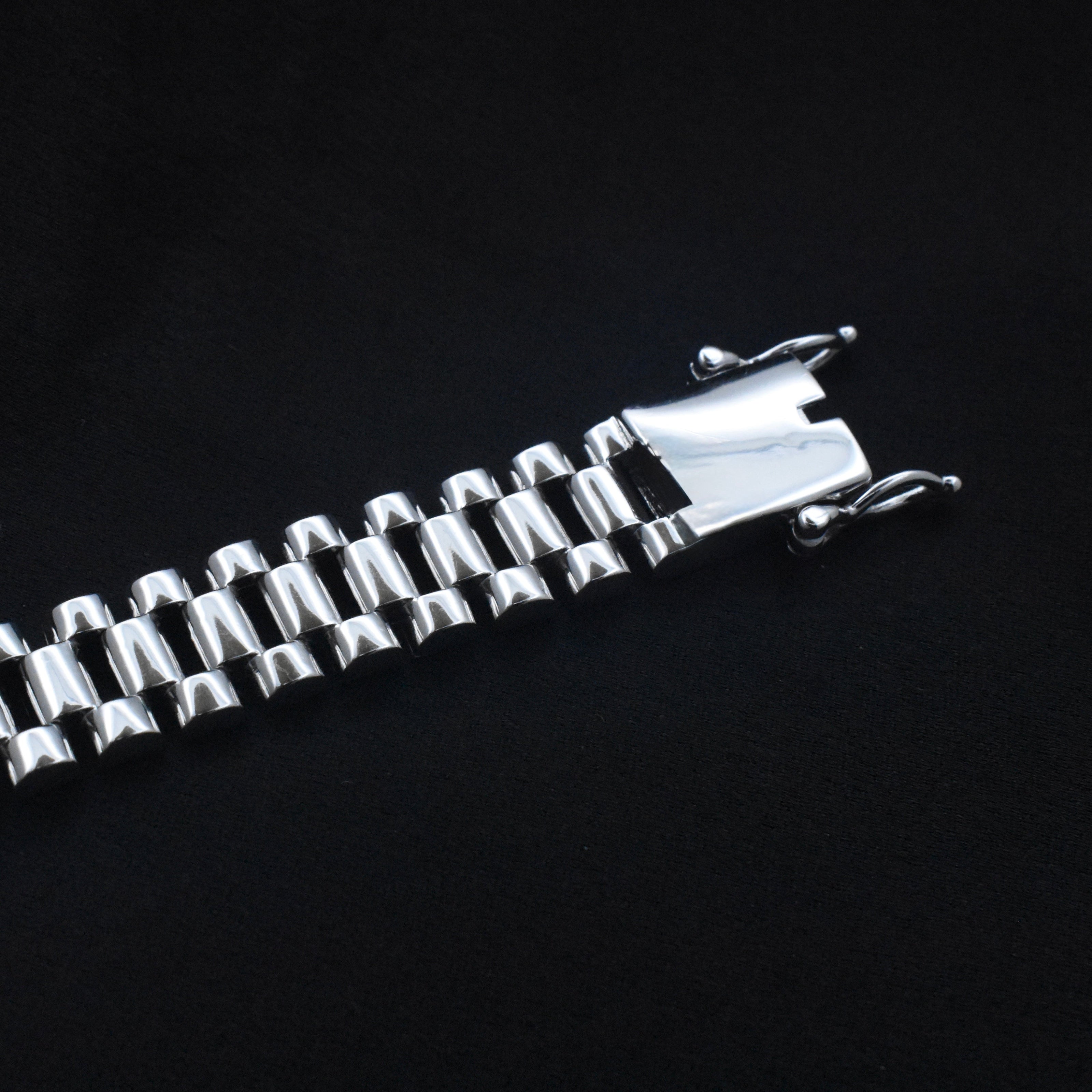 Interlocking Rings Silver Bracelet