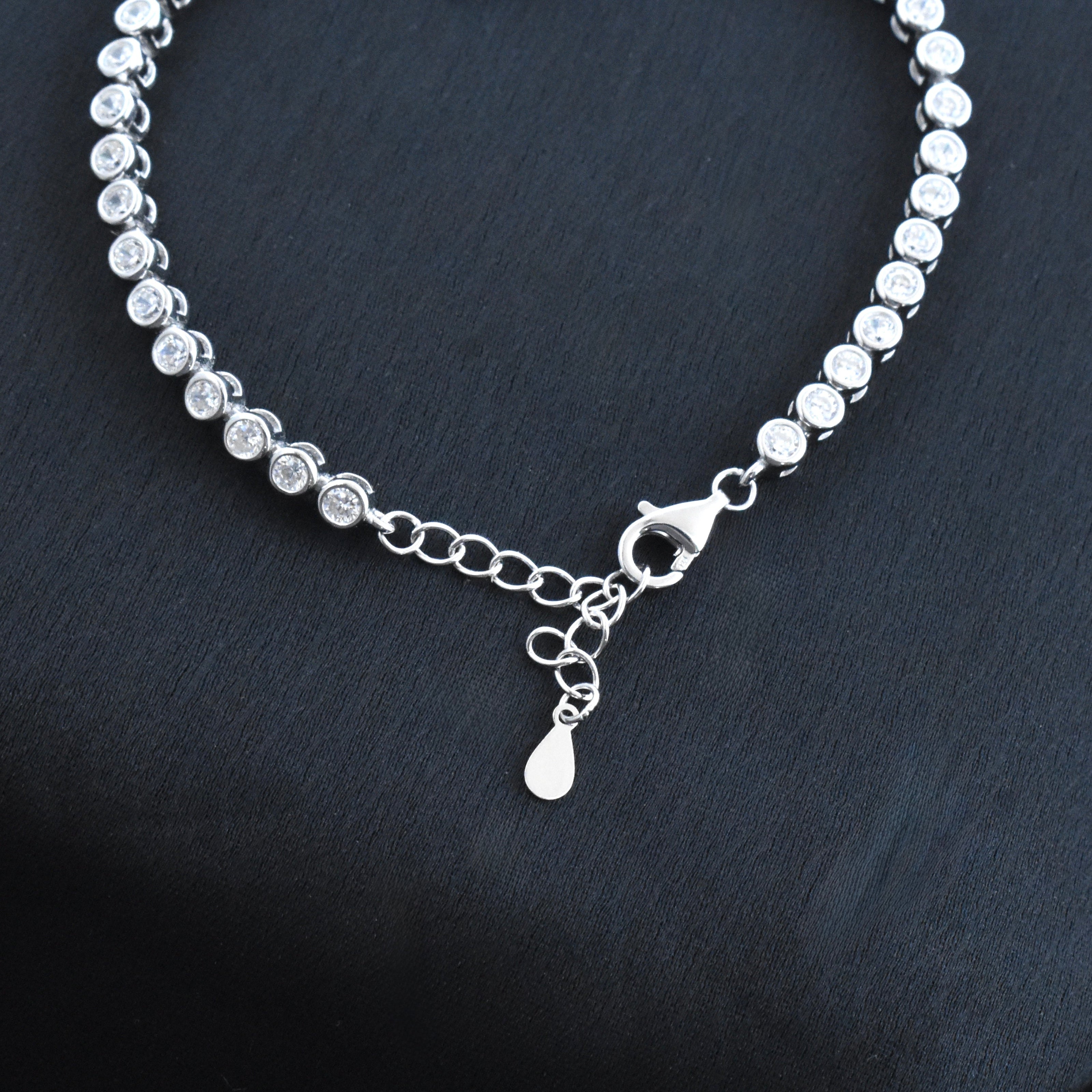 Oval Shimmer Plate Silver Bracelet