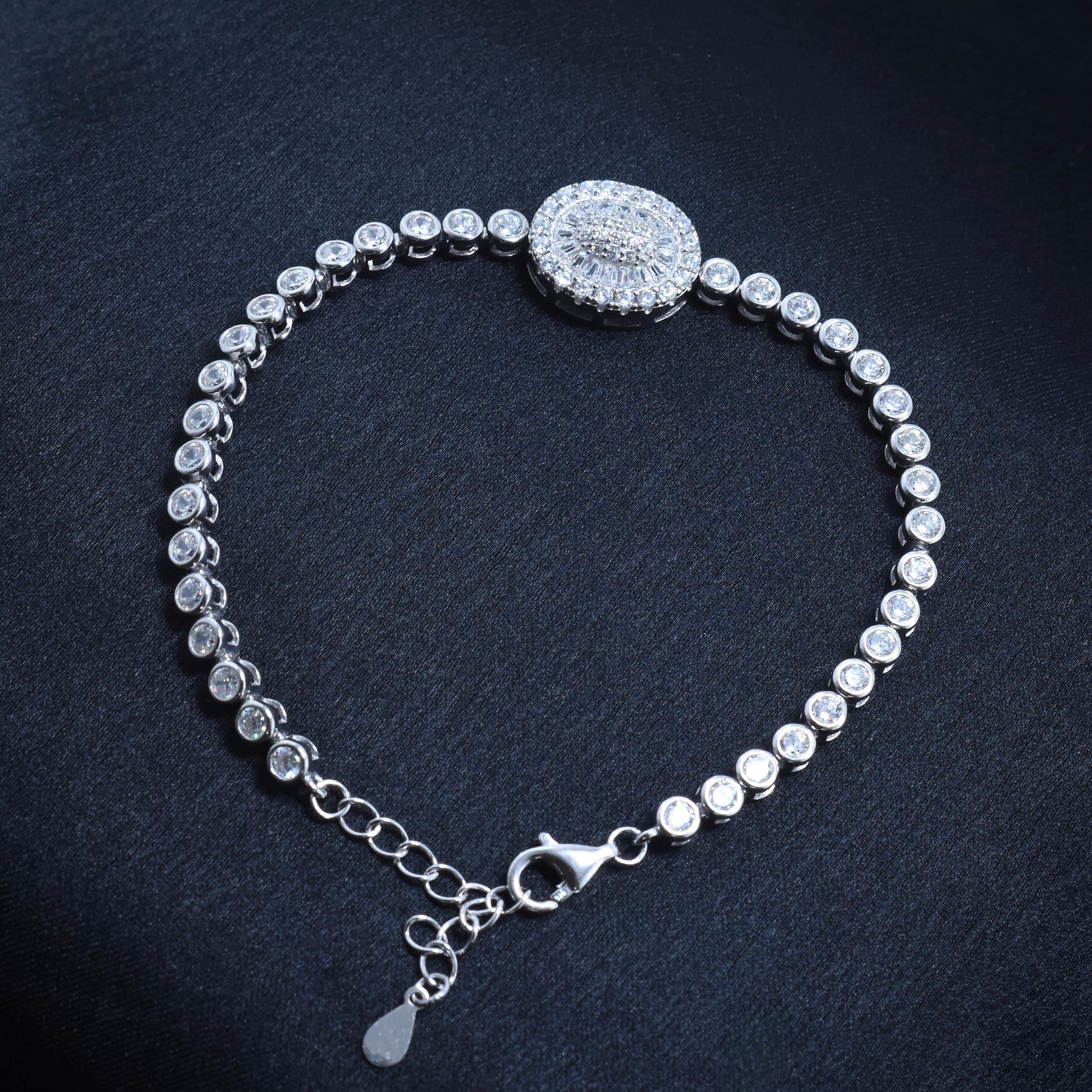 Oval Shimmer Plate Silver Bracelet
