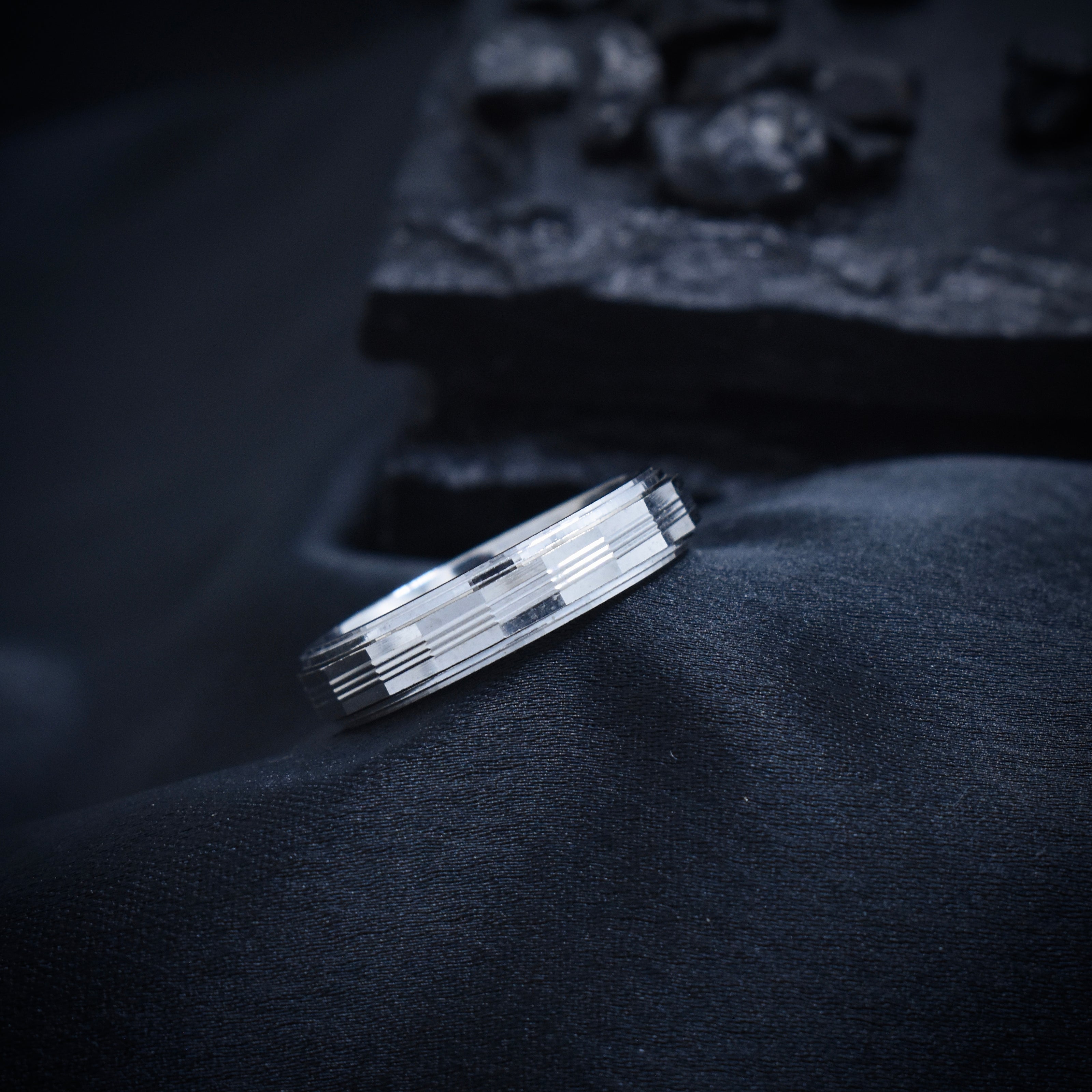 Prism Faceted Geometric Statement Band