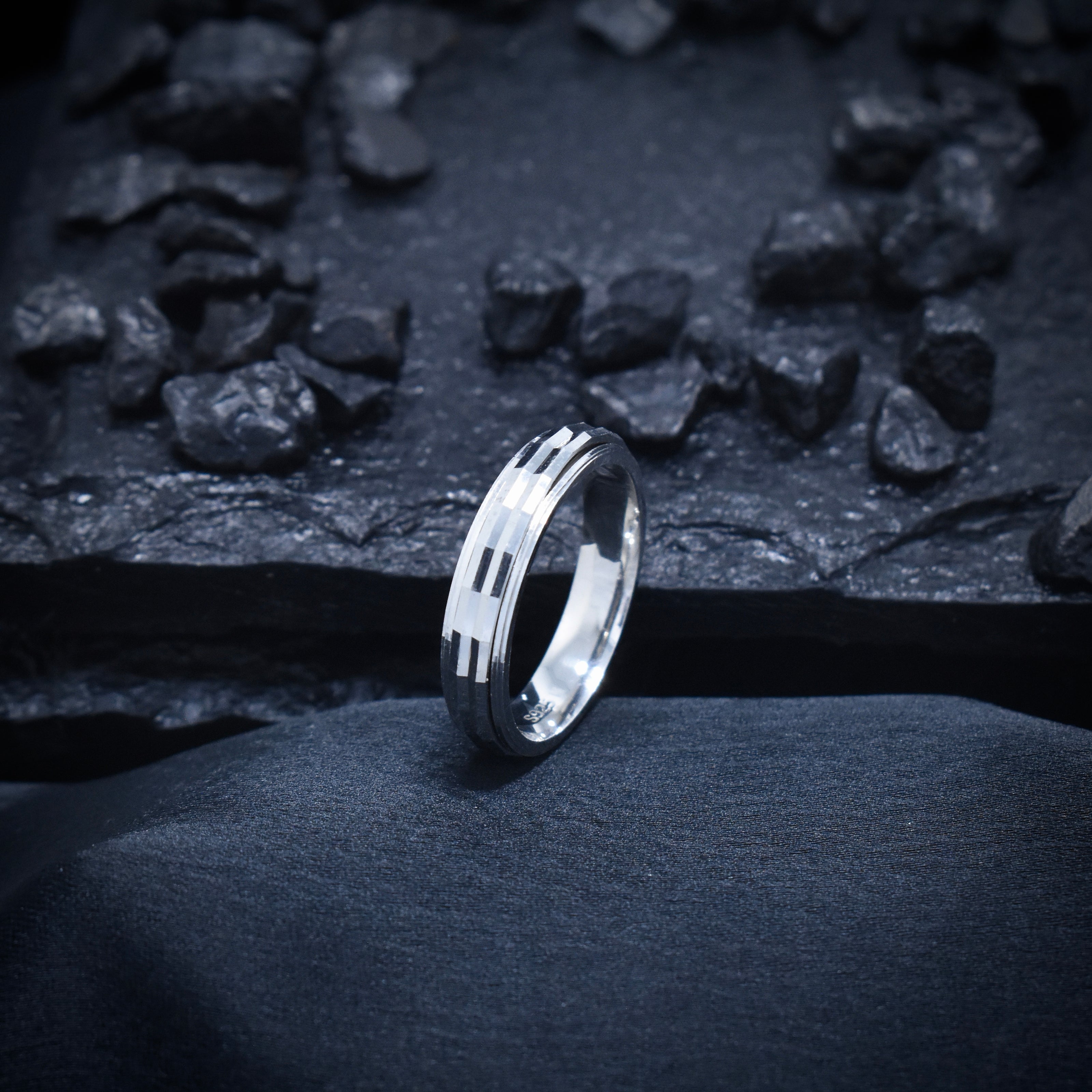 Horizon Faceted Statement Band