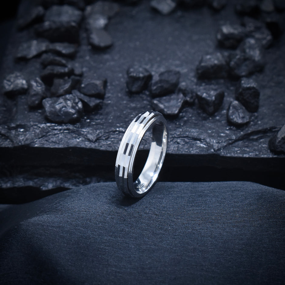 Horizon Faceted Statement Band