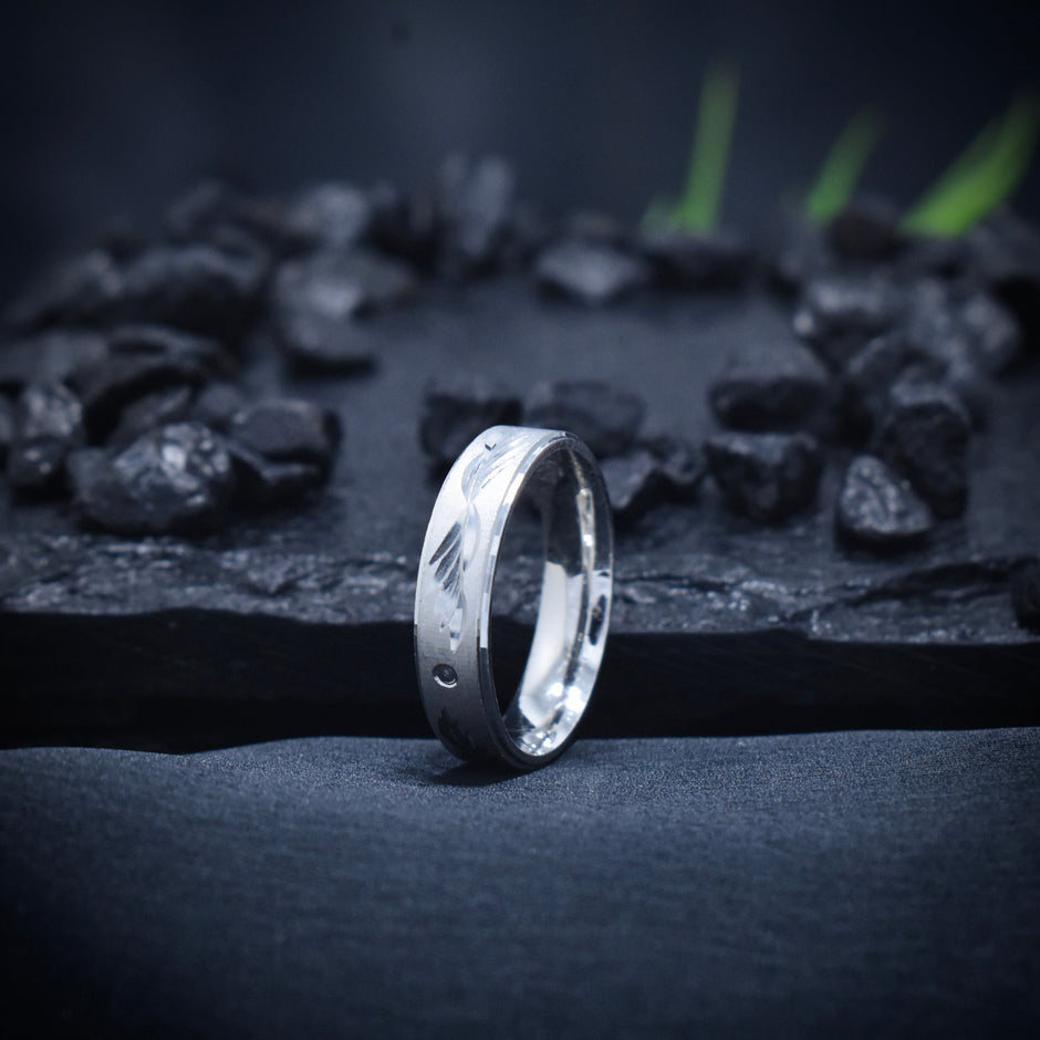 Silver Blade Twist Band