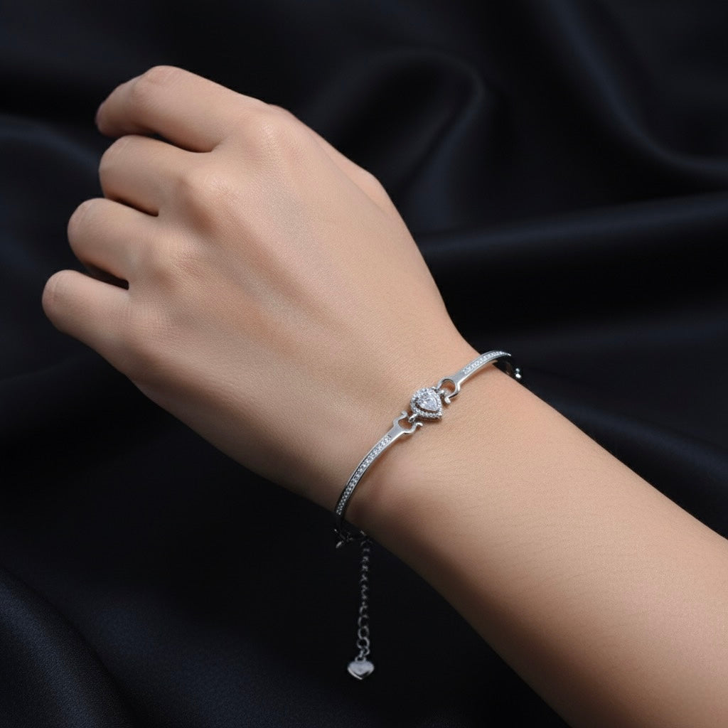 Teardrop Bar Silver Bracelet