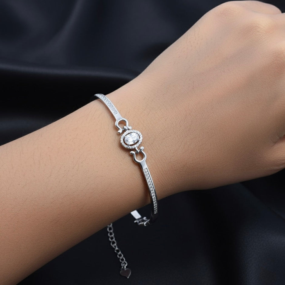 Round Stone Bar Silver Bracelet