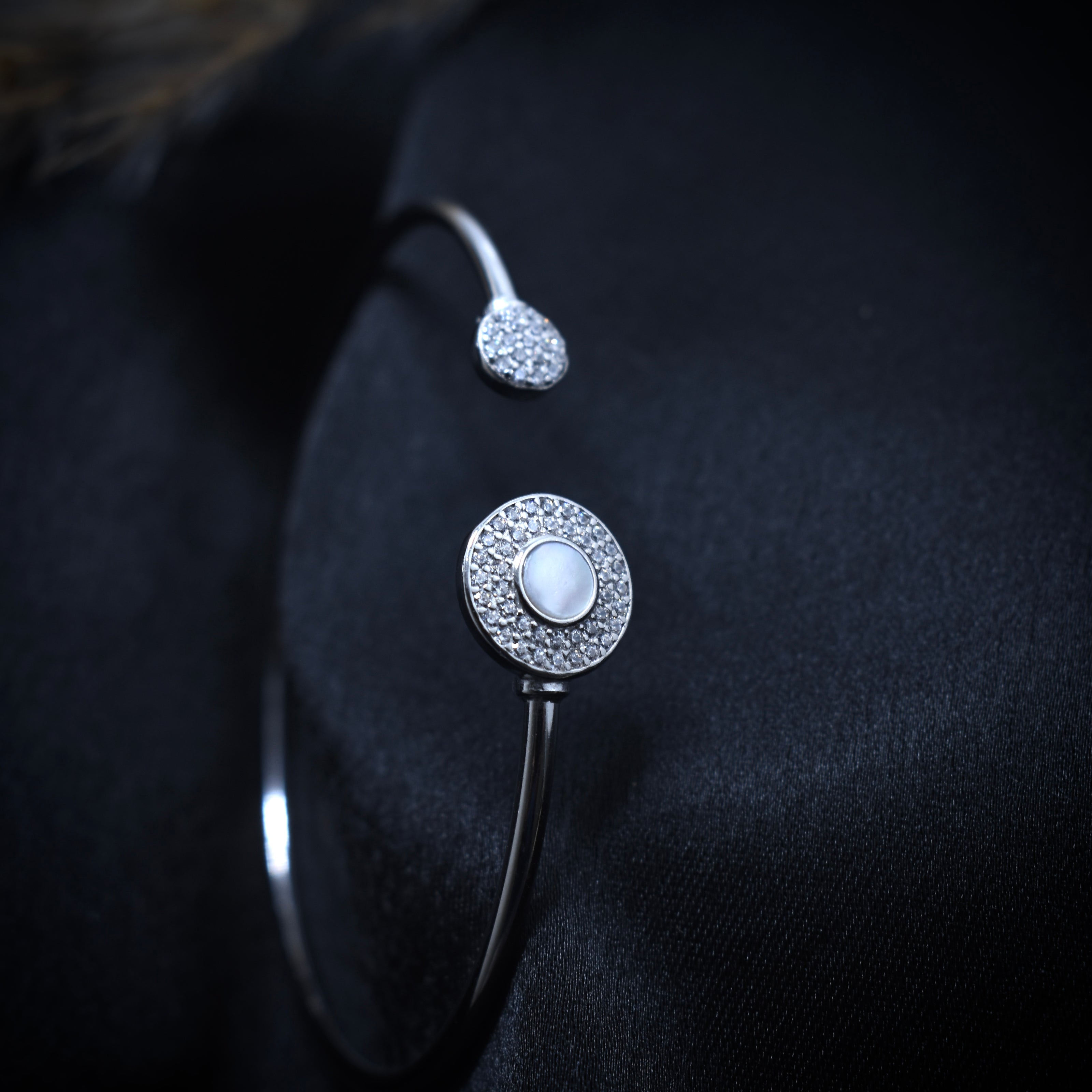 Pearl Geometric Disc Open Cuff