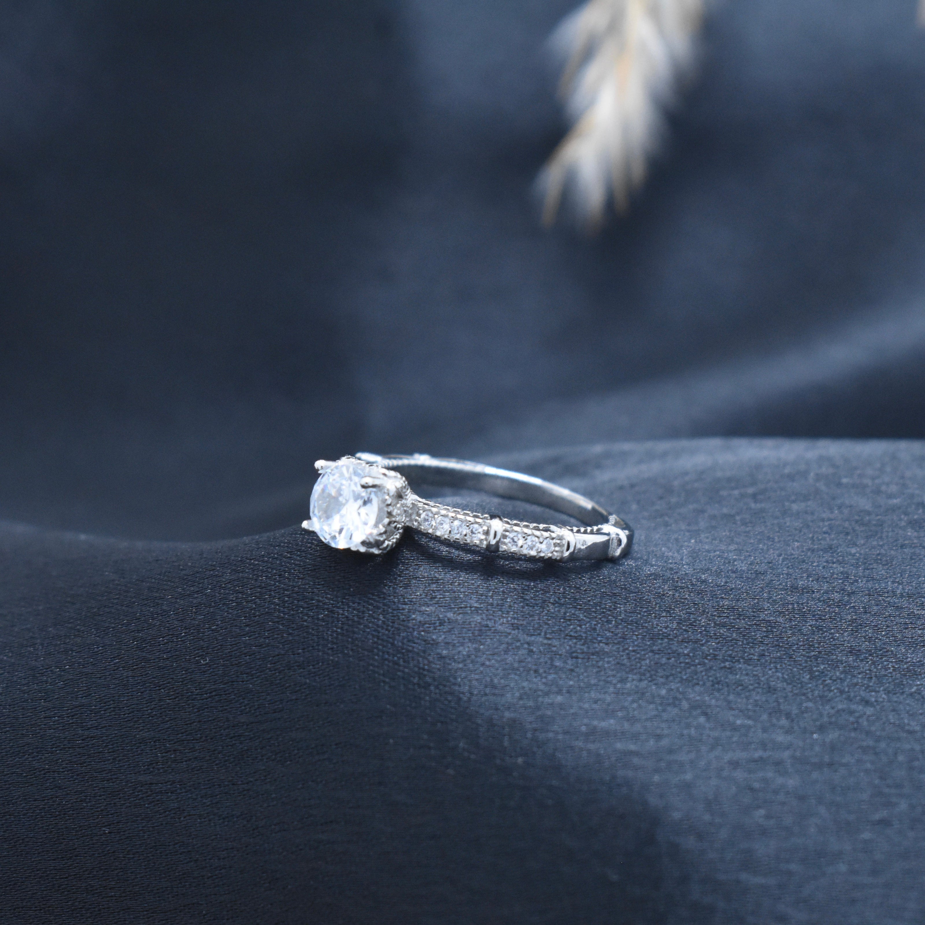 Silver Solitaire Shine Twist Ring