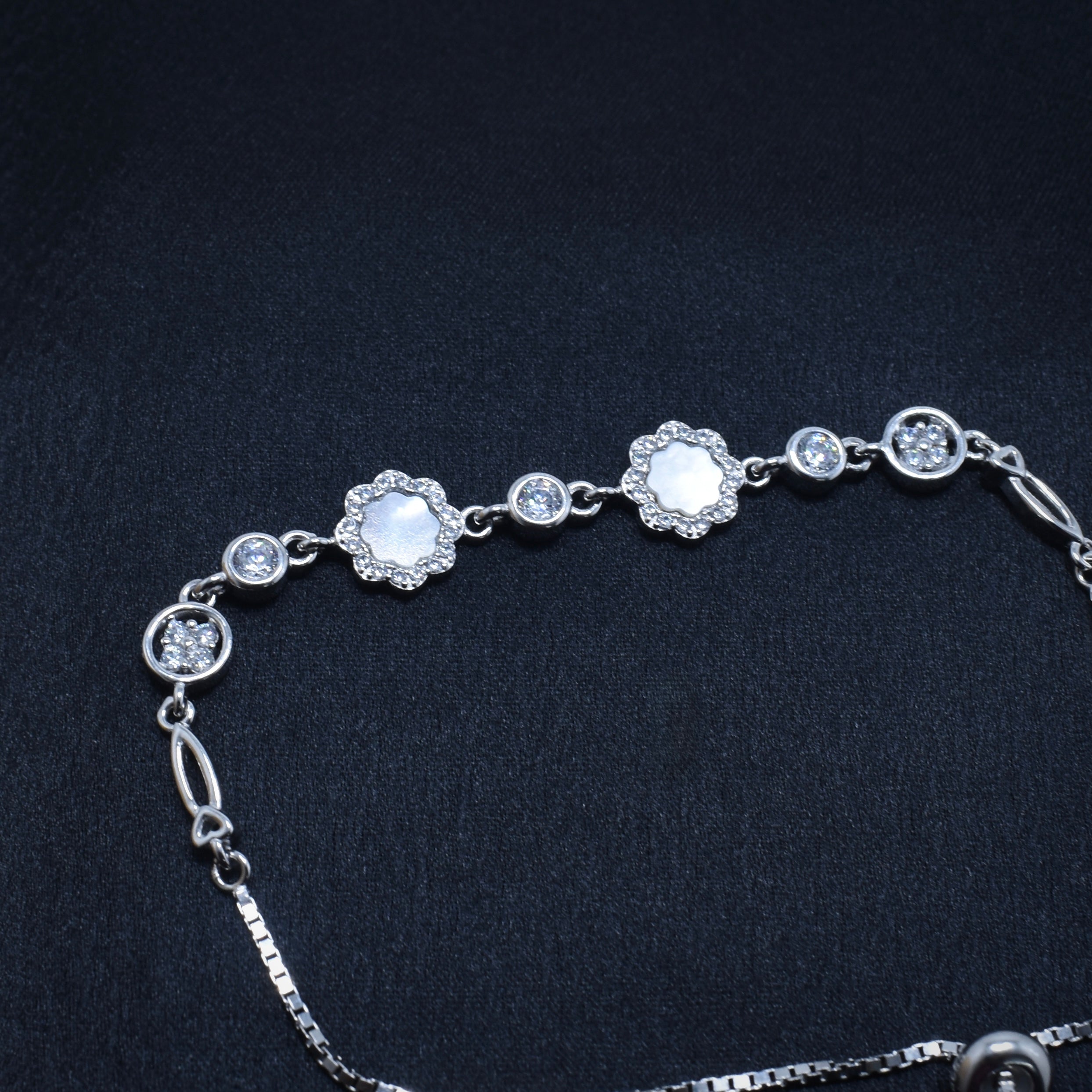 Rosette Shine Silver Bracelet