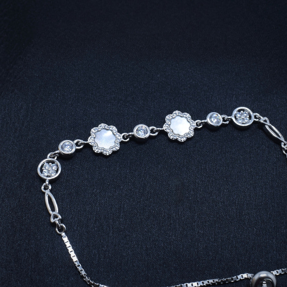 Rosette Shine Silver Bracelet