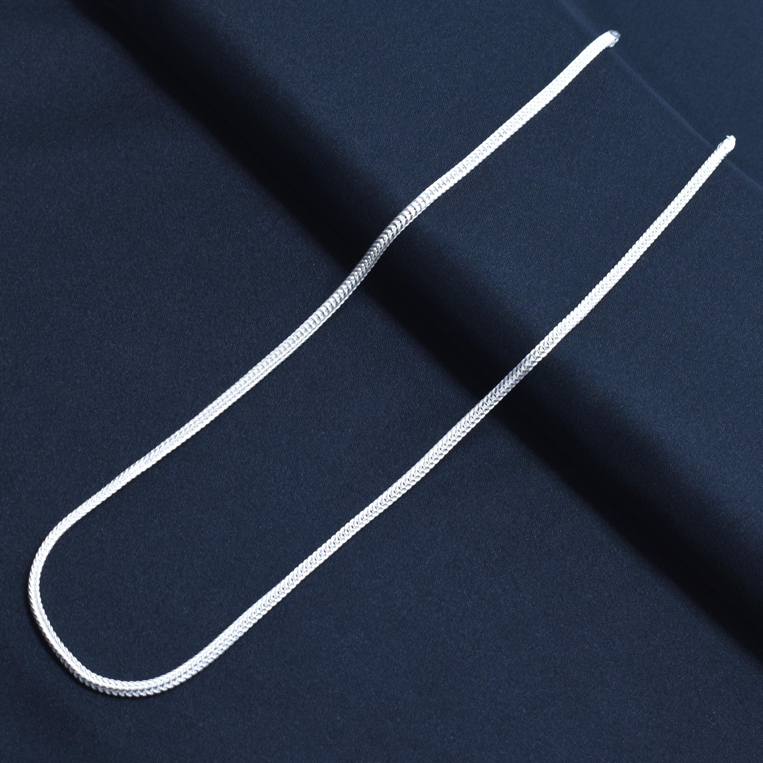 Sleek Curve Mesh Silver Chain