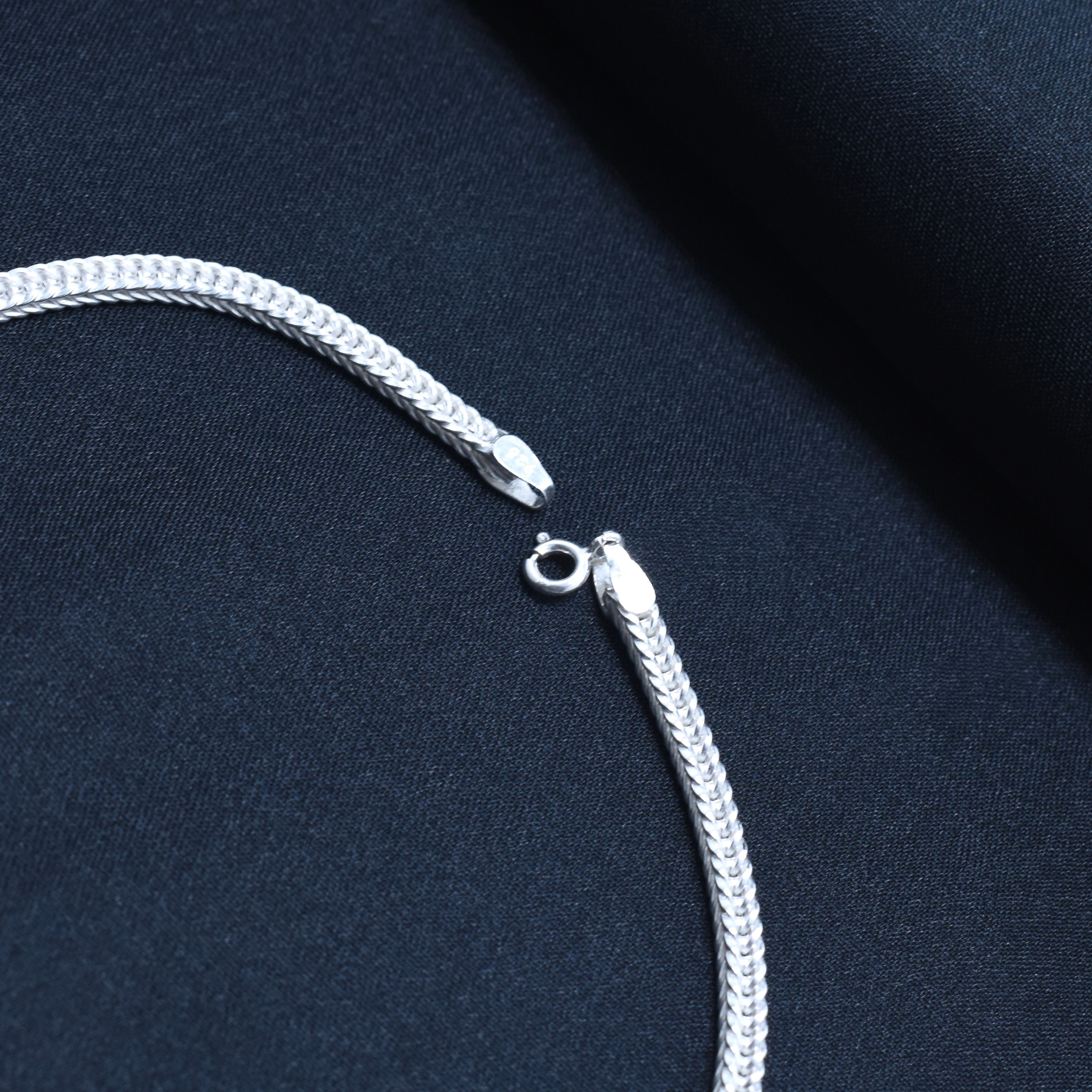 Sleek Curve Mesh Silver Chain