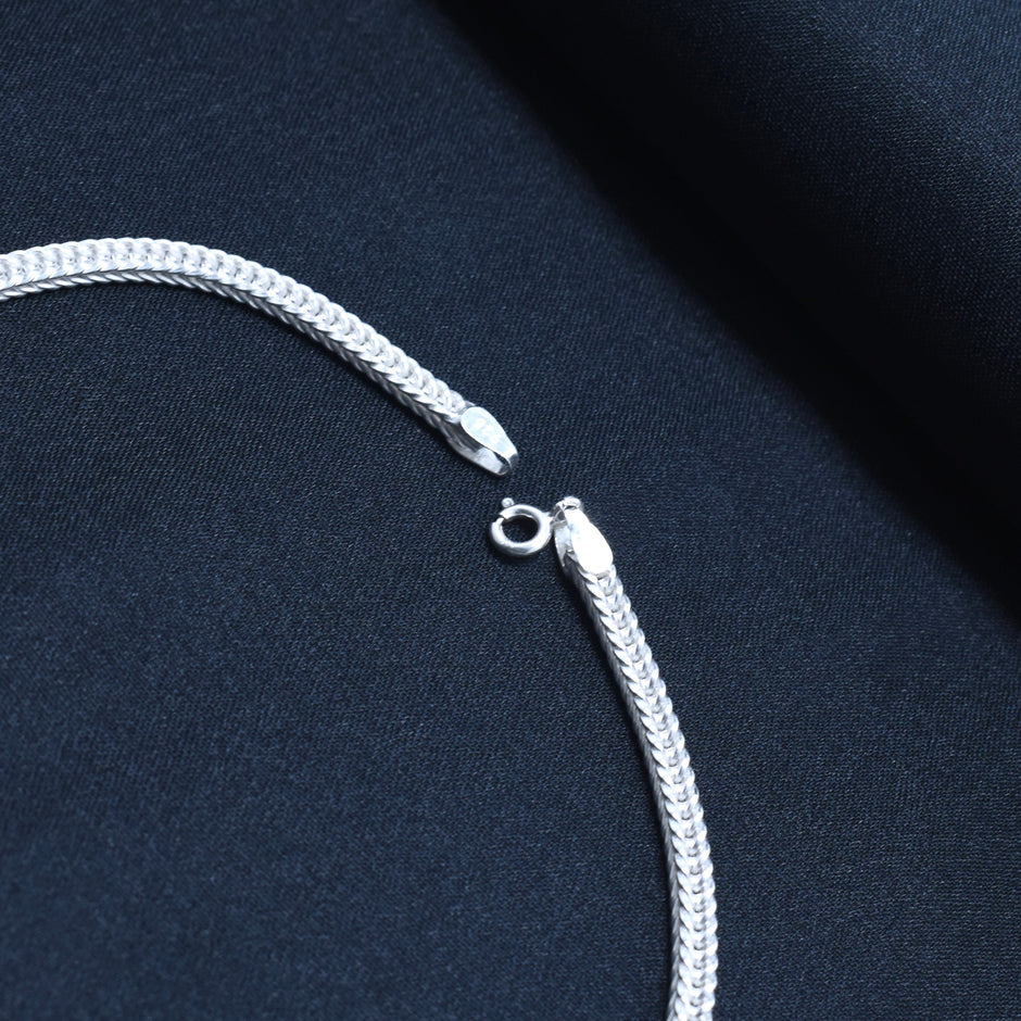 Sleek Curve Mesh Silver Chain