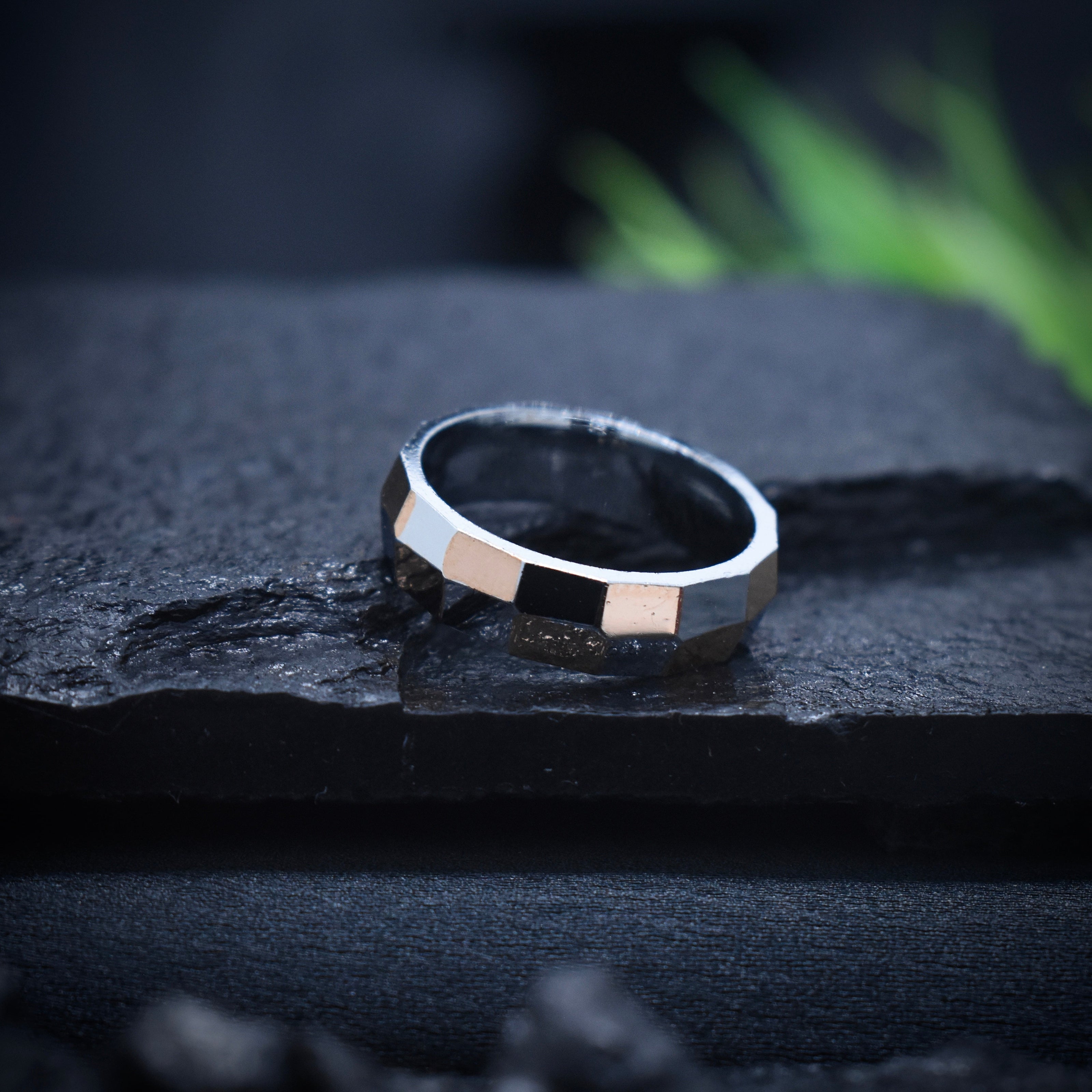 Silver CNC Bavel Shine Rhodium Band