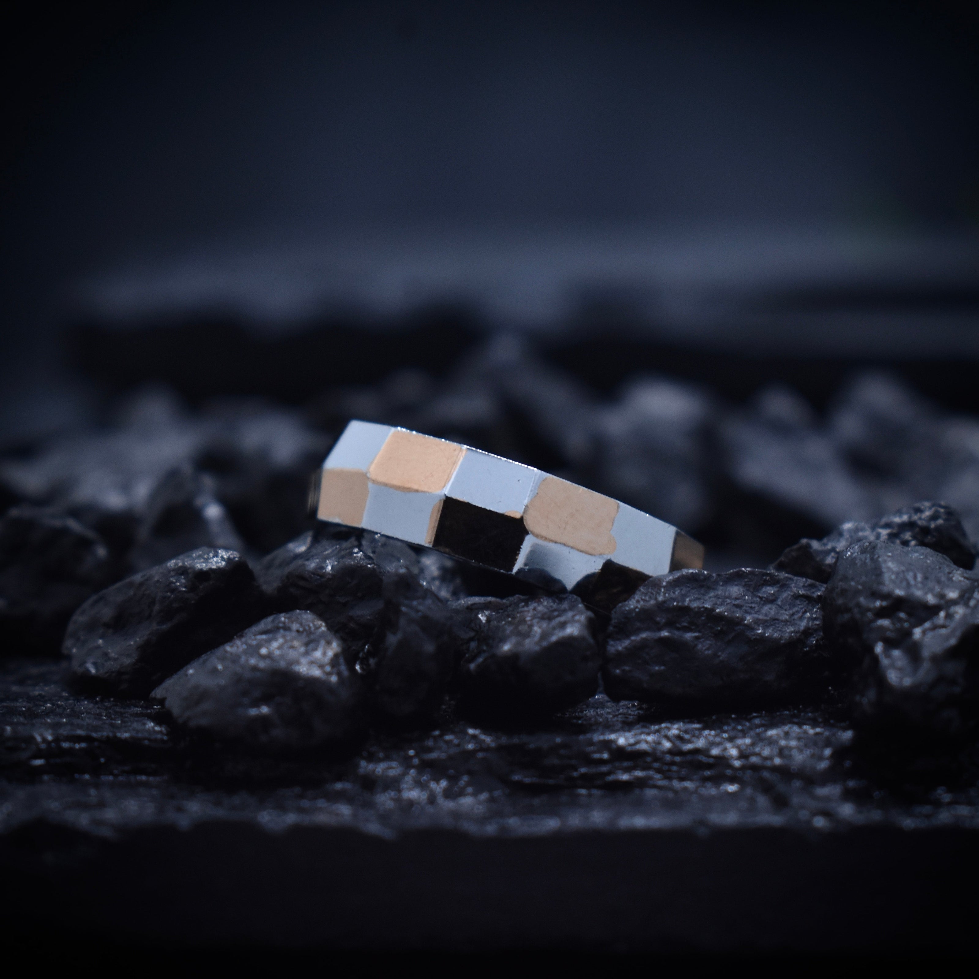 Silver CNC Bavel Shine Rhodium Band