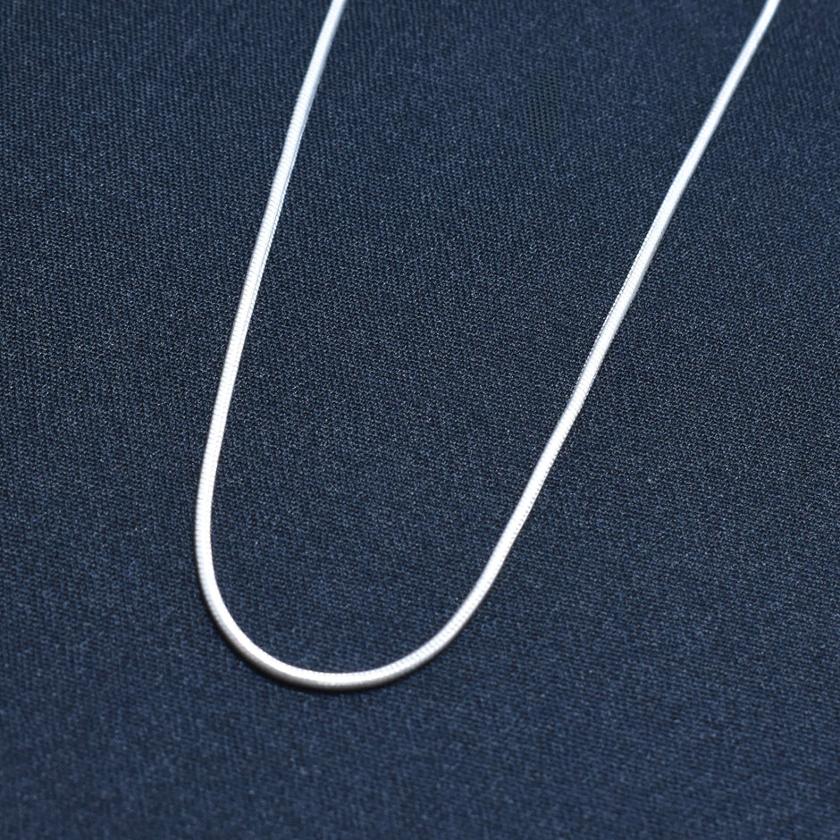 Blade Curve Silver Chain