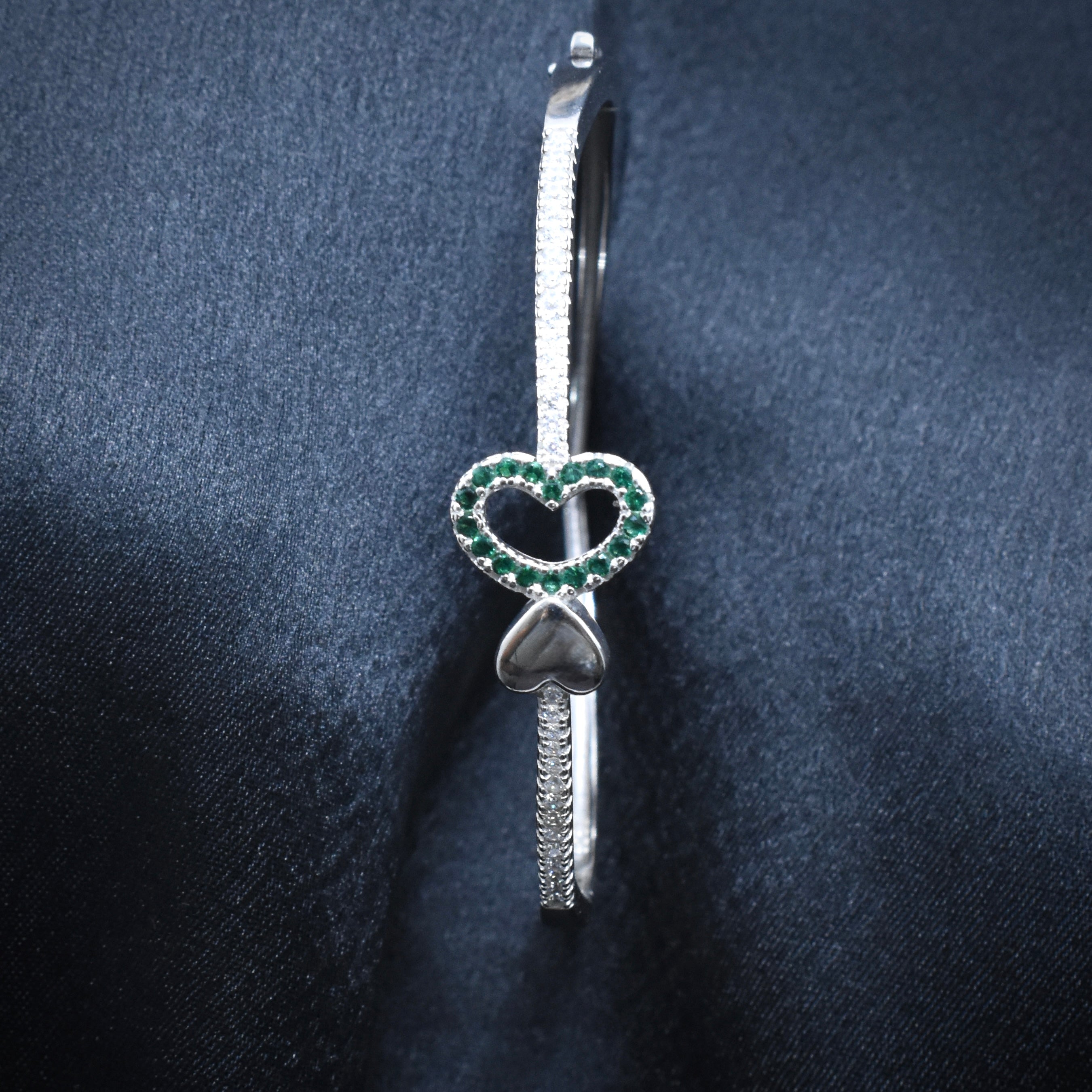 Green Accent Leaf Bracelet