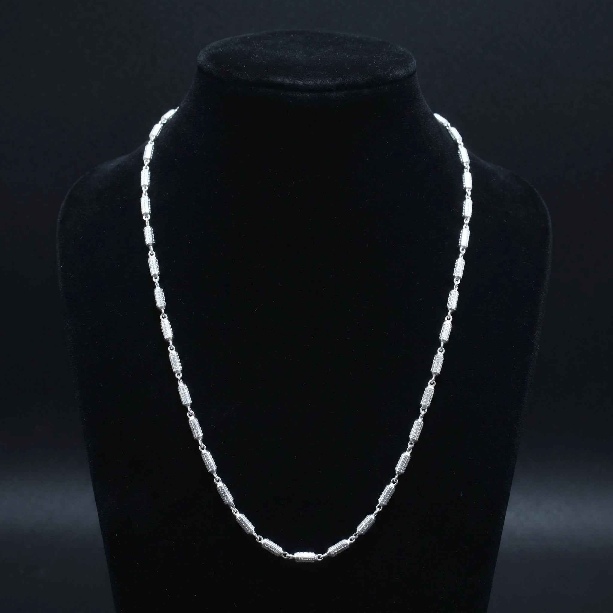 Scalloped Razor Bar Chain