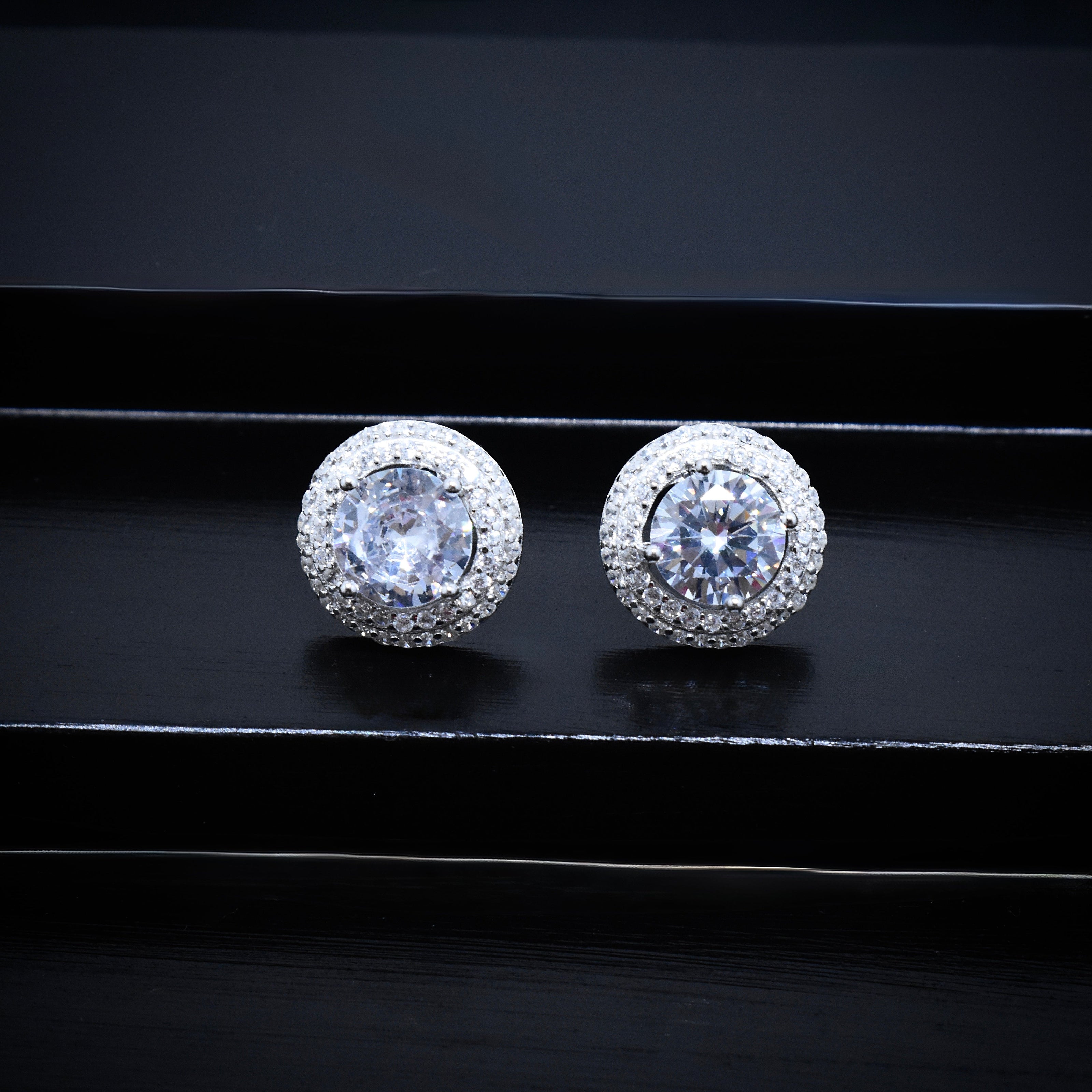 Rim Solitaire Silver Earrings