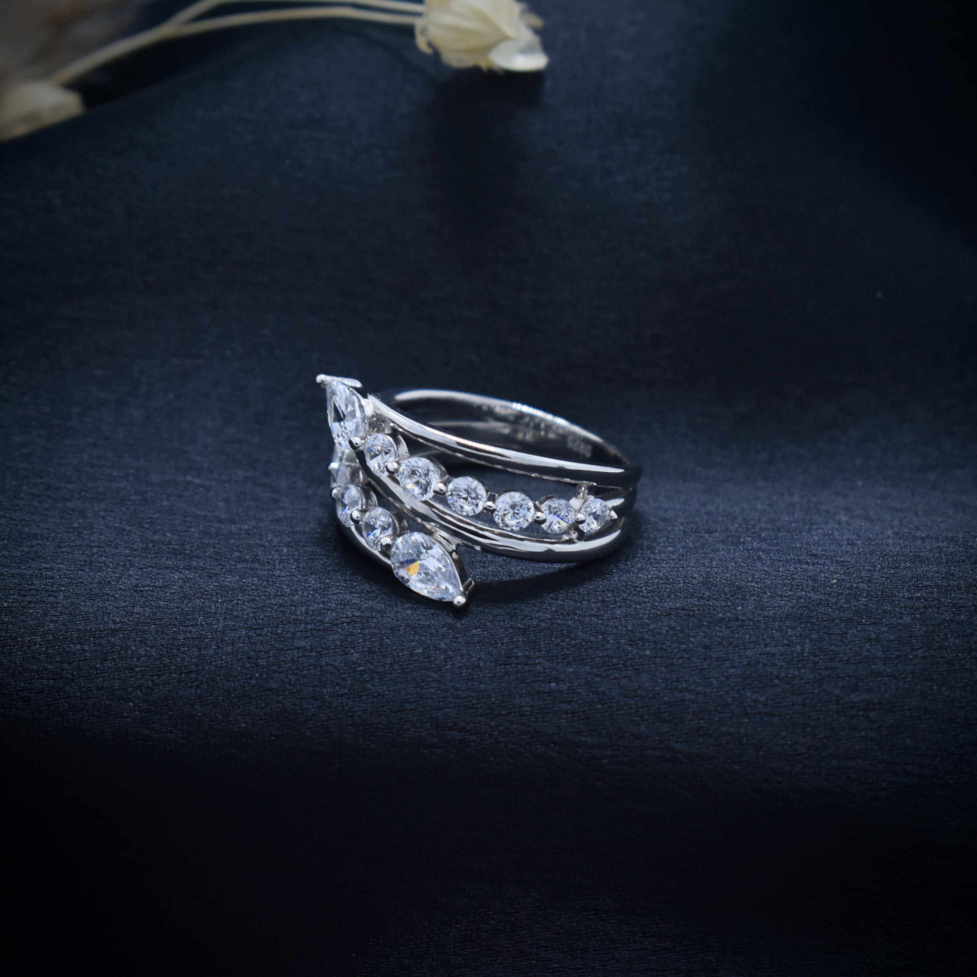 Silver Vine Curve Ring