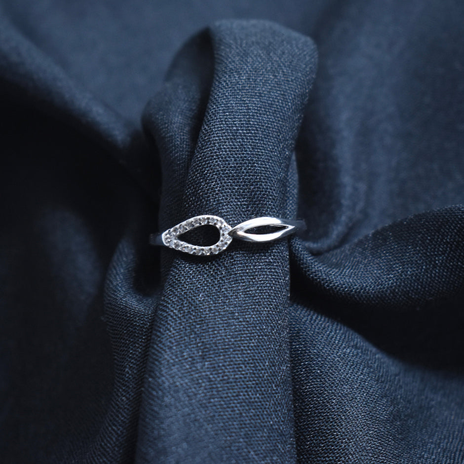 Minimalist Teardrop Twist Silver Ring