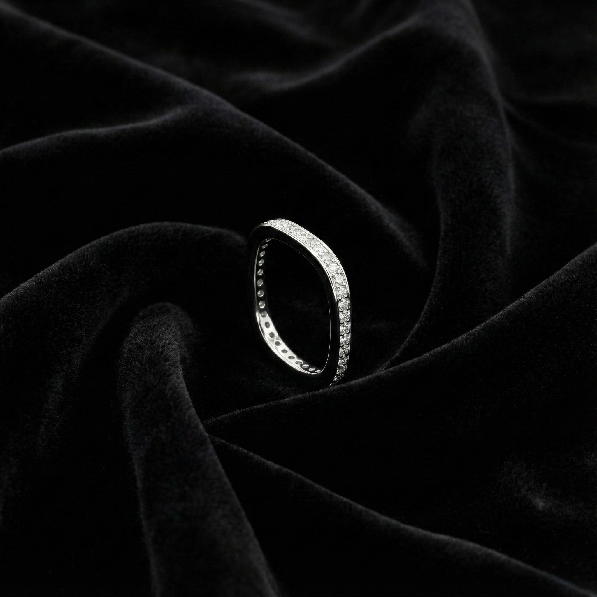 Geometric Sqaure Pavé Band Ring