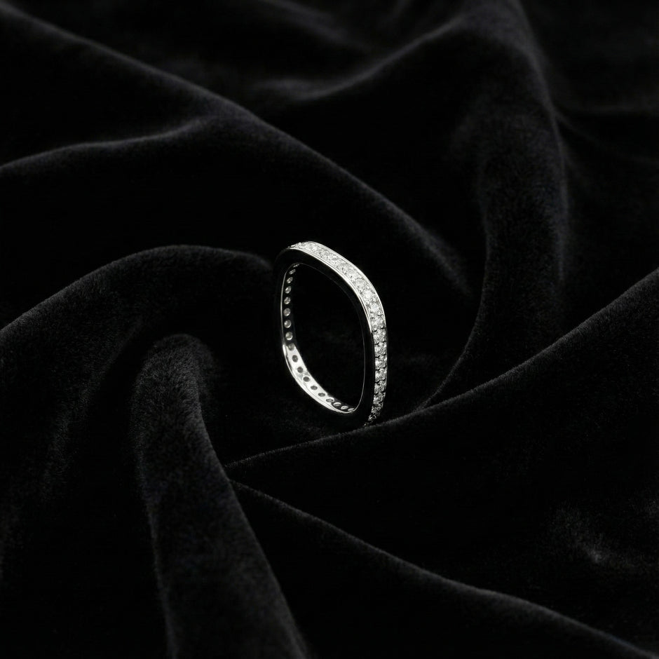 Geometric Sqaure Pavé Band Ring