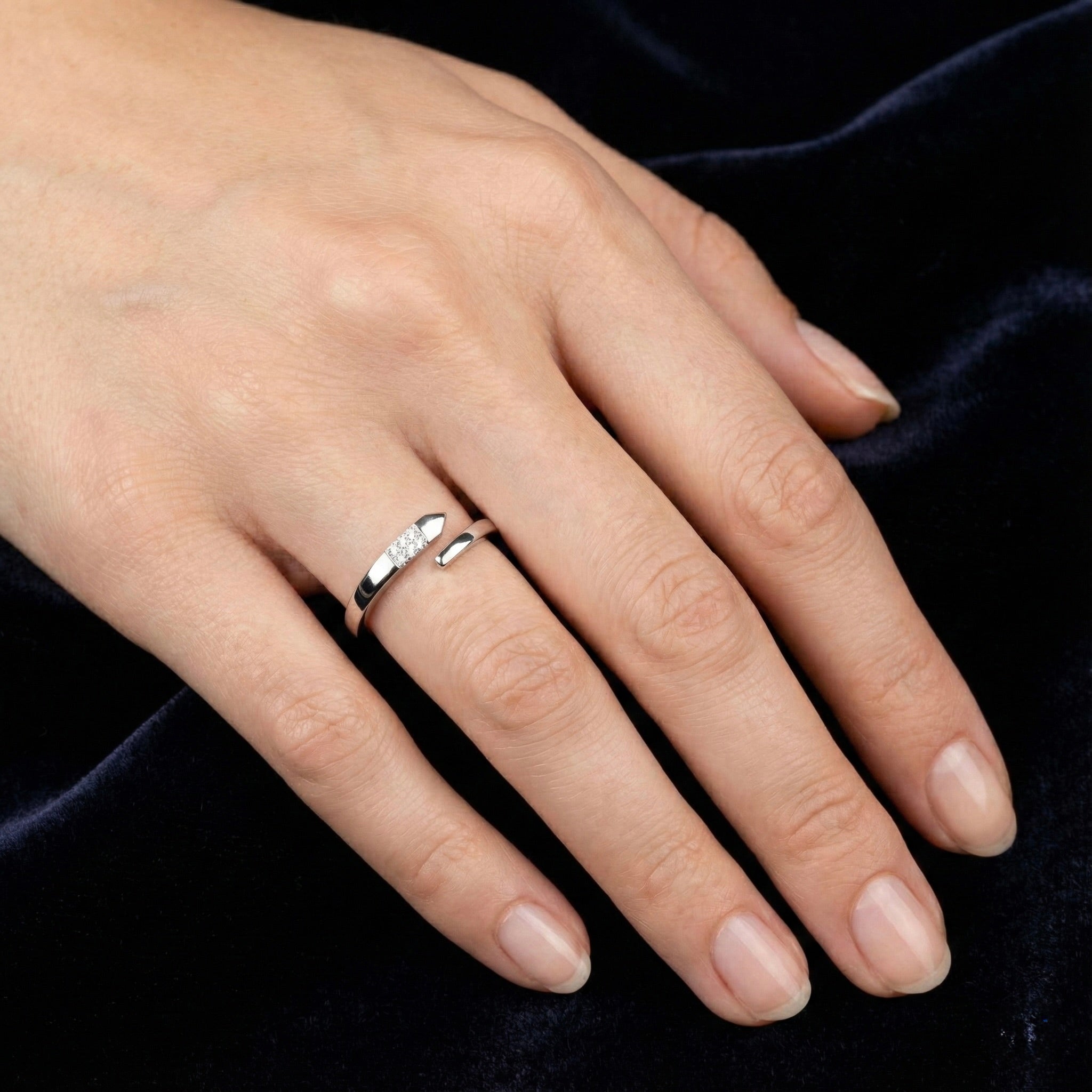 Minimalist Curve Zircon Ring
