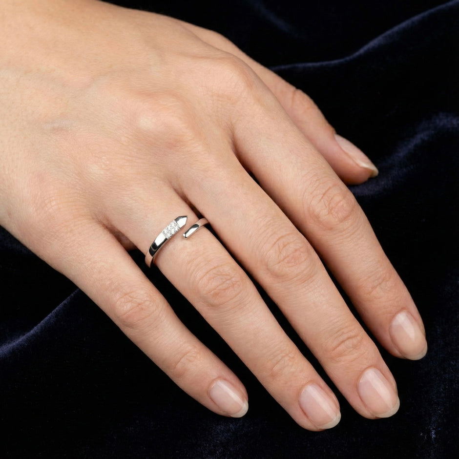 Minimalist Curve Zircon Ring