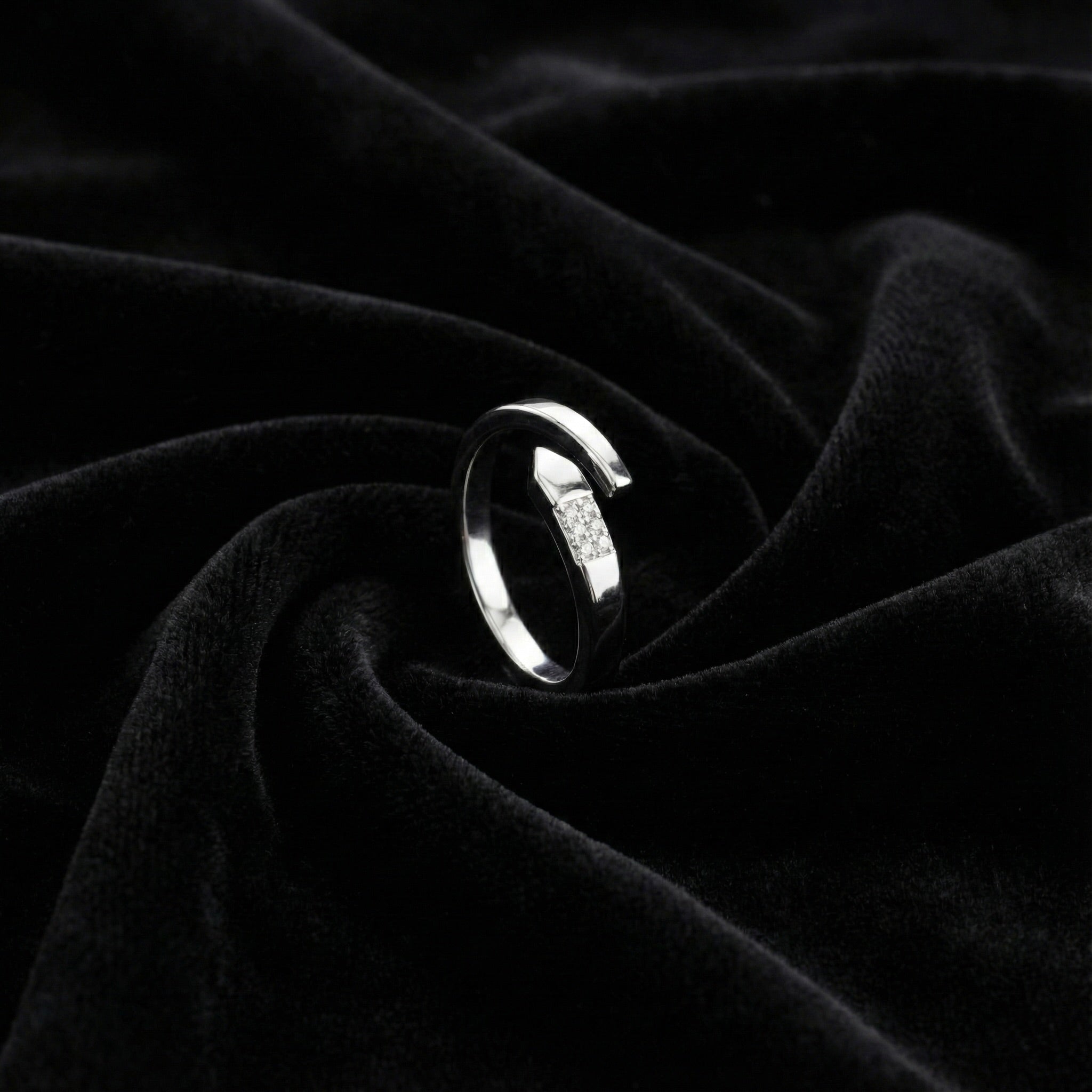 Minimalist Curve Zircon Ring