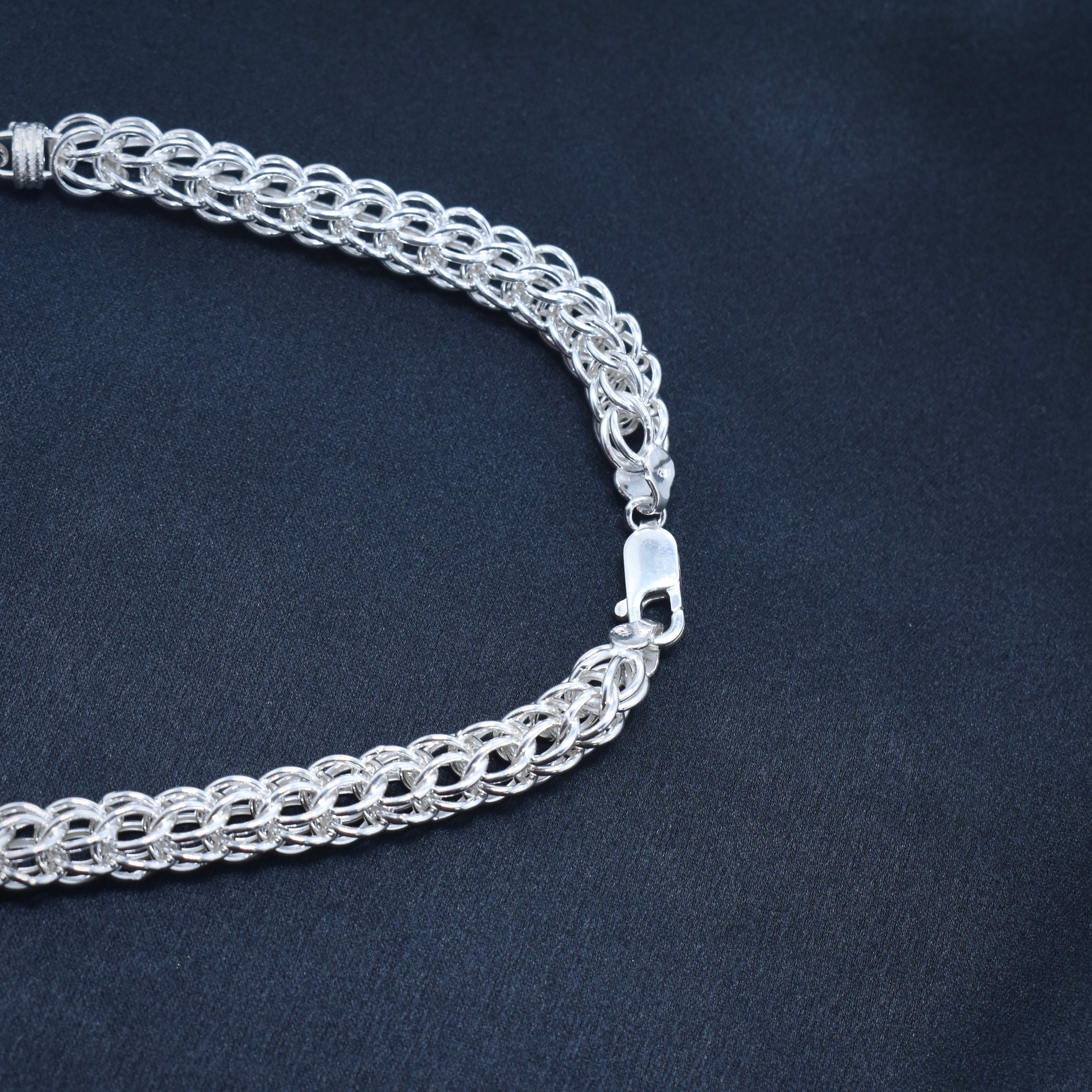 Barrel Accent Woven Silver Chain