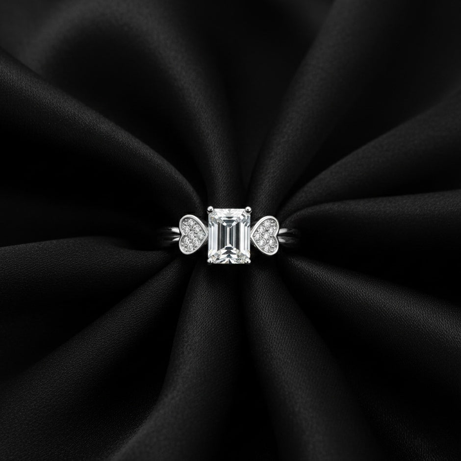 Heart Side Emerald Ring