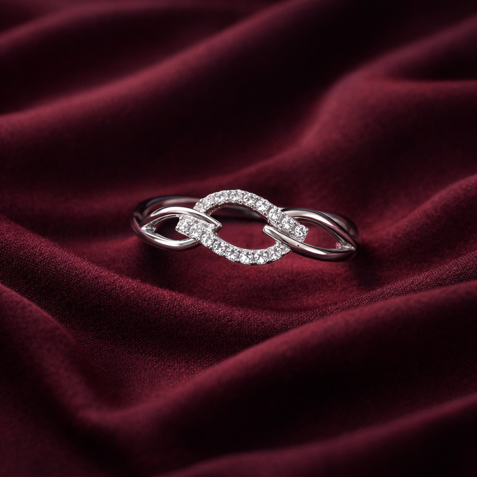 Interlocking Oval Pavé Ring