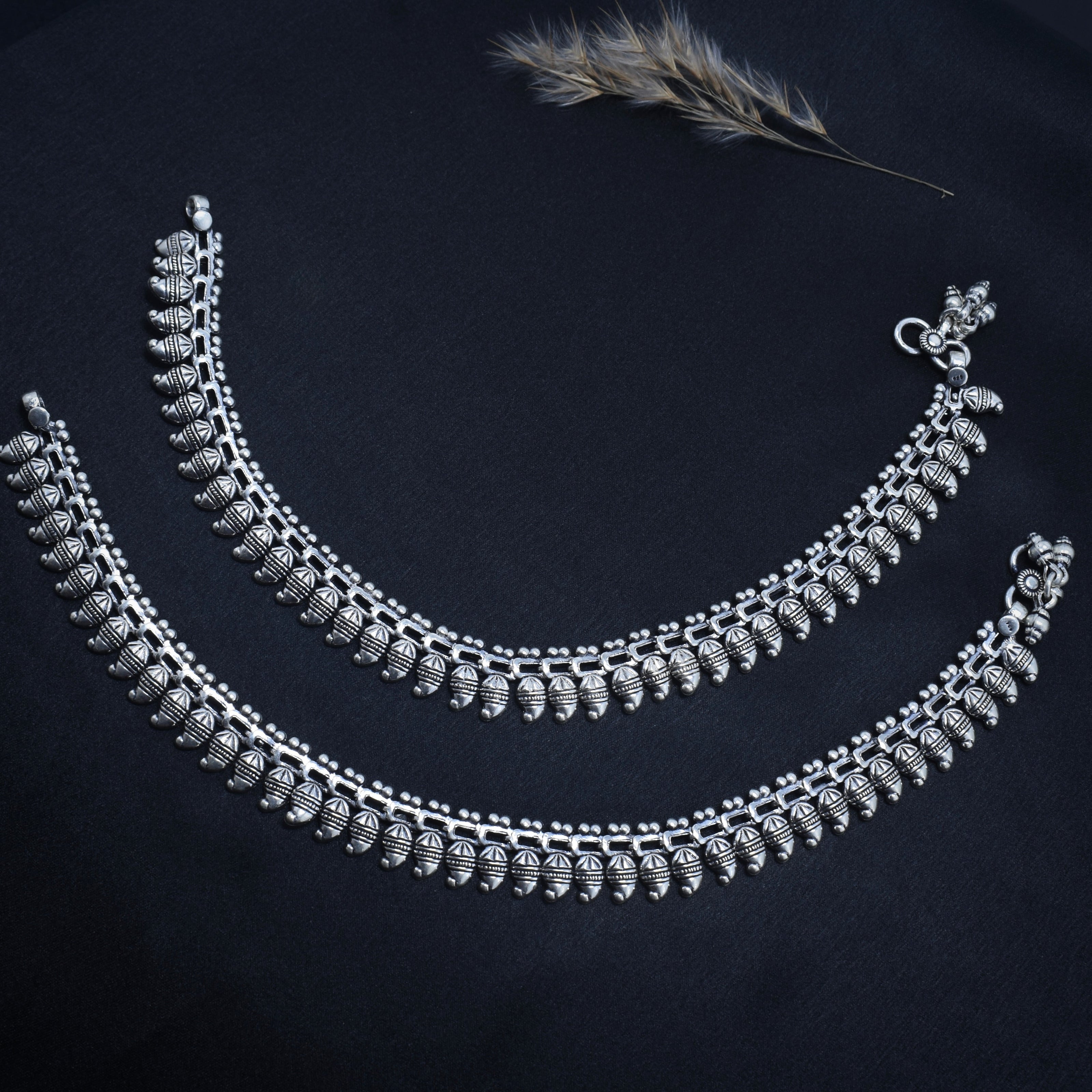 Leaf Edge Antique Silver Anklet