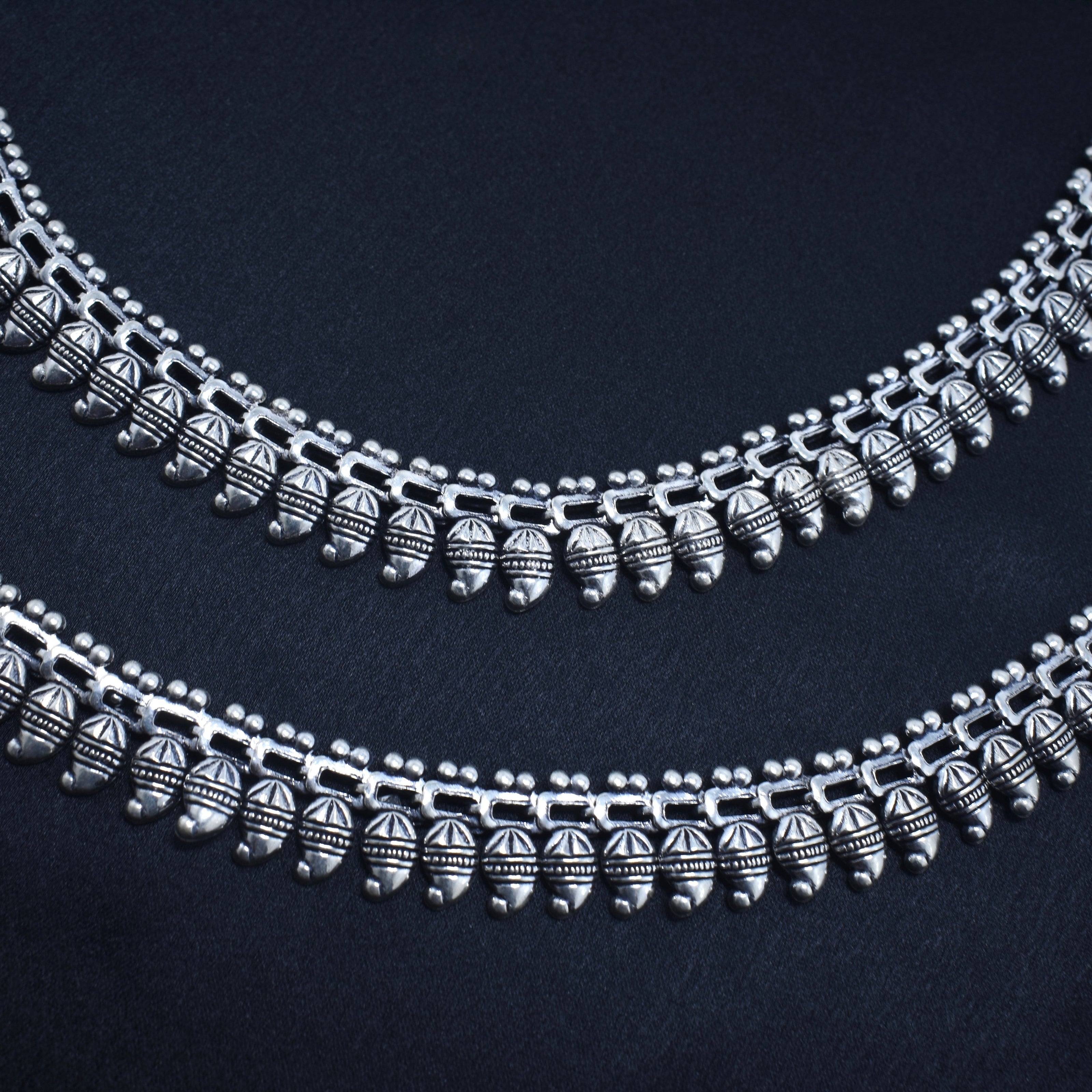 Leaf Edge Antique Silver Anklet