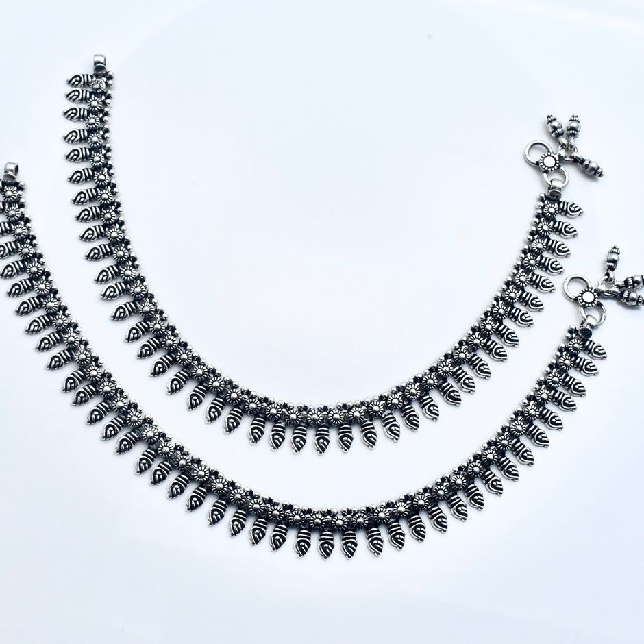 Fan Floral Pattern Antique Silver Anklet