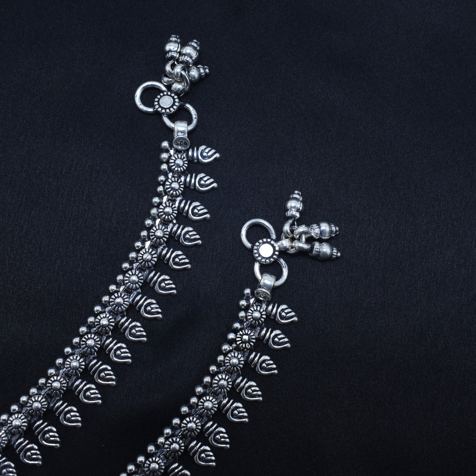 Fan Floral Pattern Antique Silver Anklet