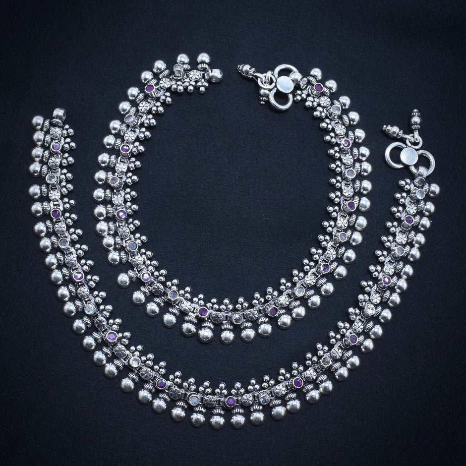Red Stone Border Antique Silver Anklet
