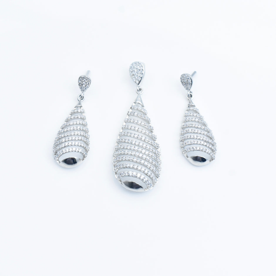 Lined Oval Silver Pendant Set
