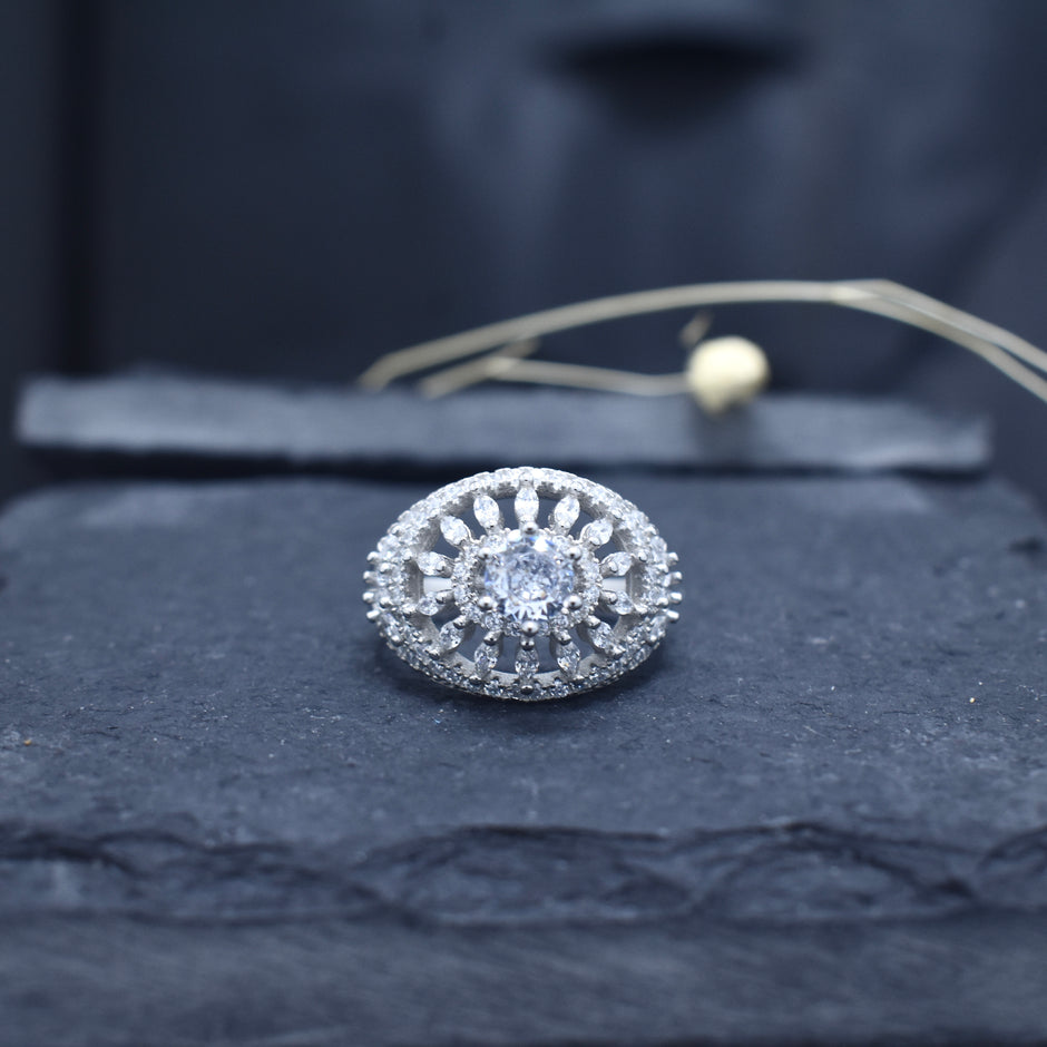 Solitair Oval Silver Ring