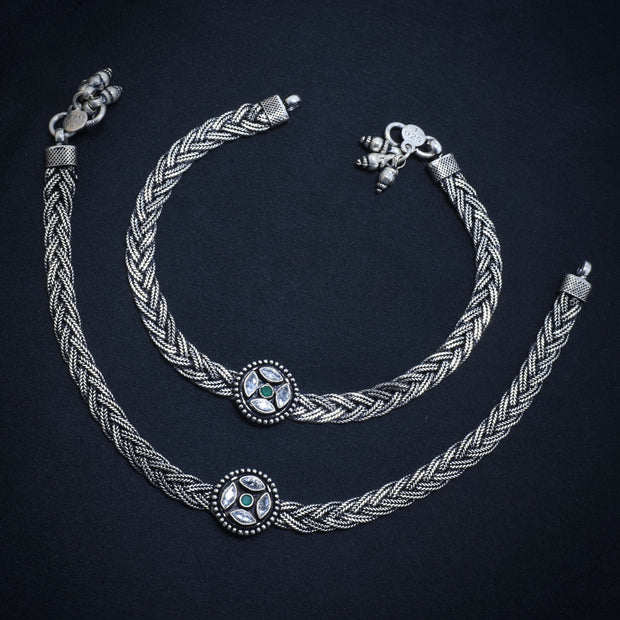 Round Floral Motif Silver Anklet